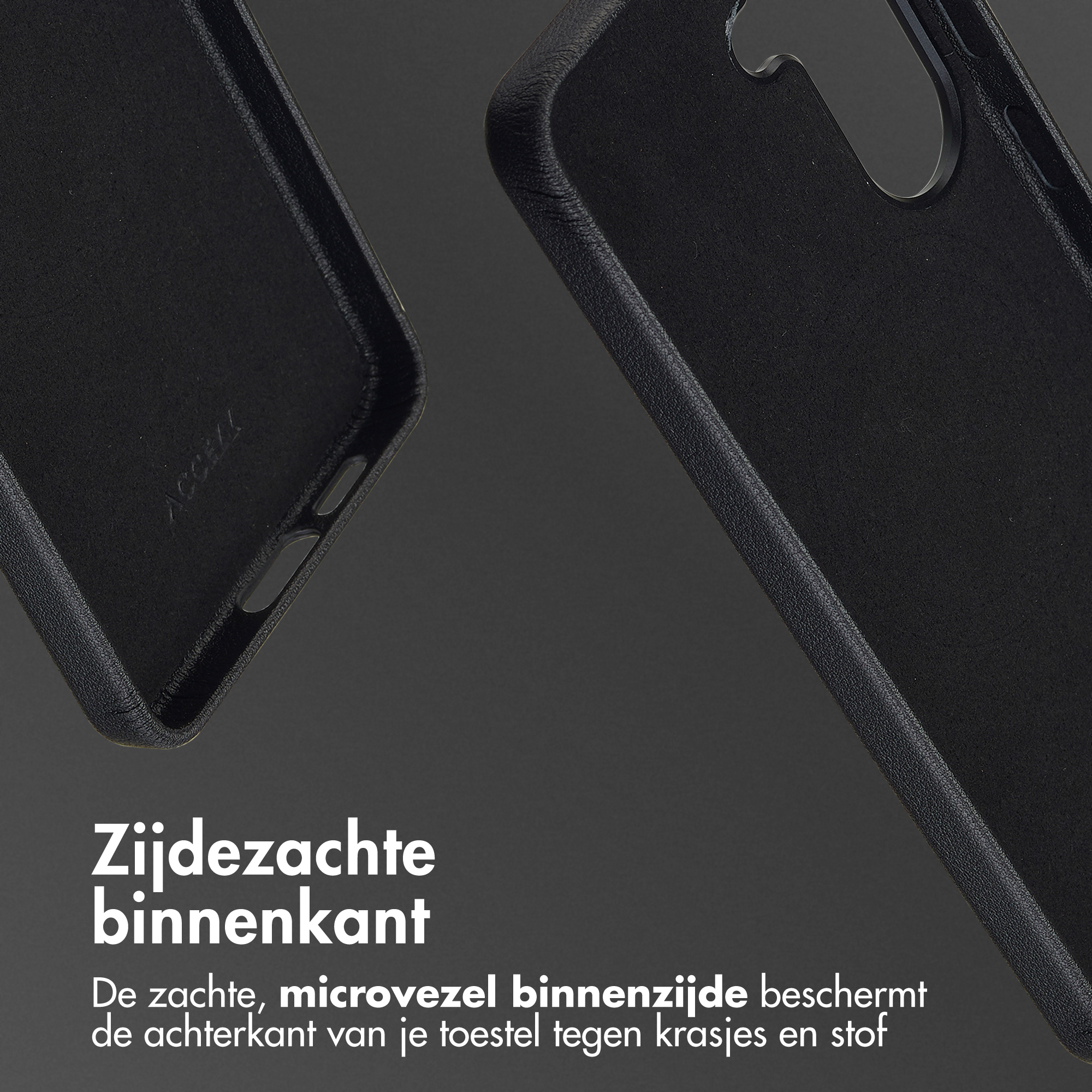 Zwarte telefoonhoes met zachte microvezel voering.