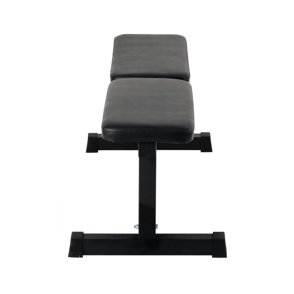 Czarna ławka do ćwiczeń z dwoma tapicerowanymi siedziskami i czarną metalową ramą.