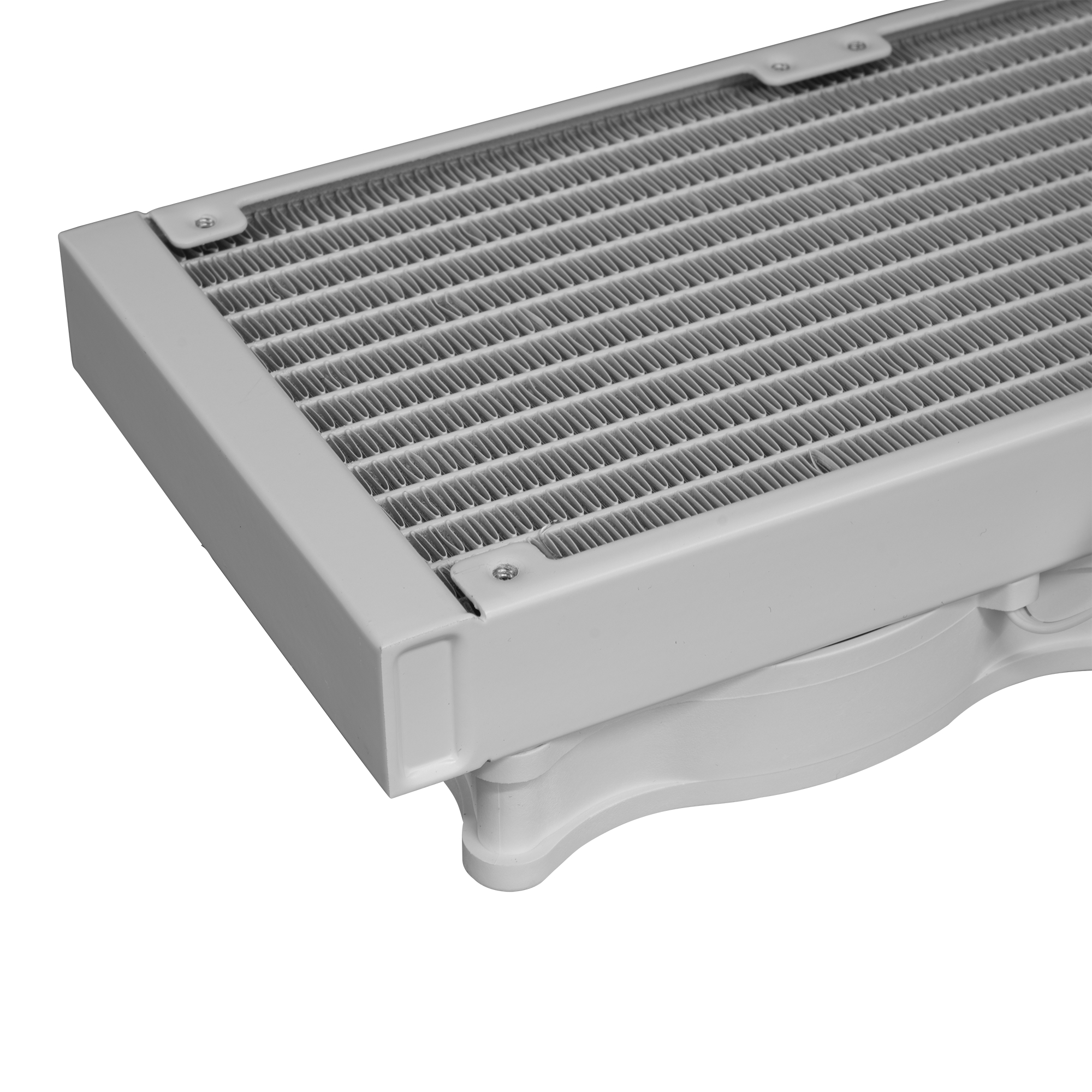 Biały radiator komputerowy z drobnymi żeberkami i srebrnymi śrubami.