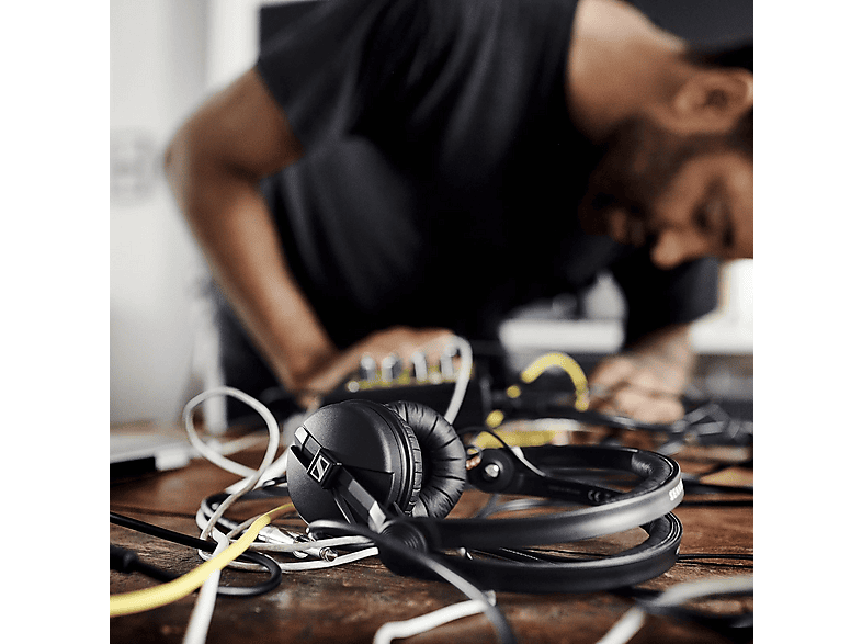 SENNHEISER HD25 In-ear Studio-koptelefoon Zwart | MediaMarkt