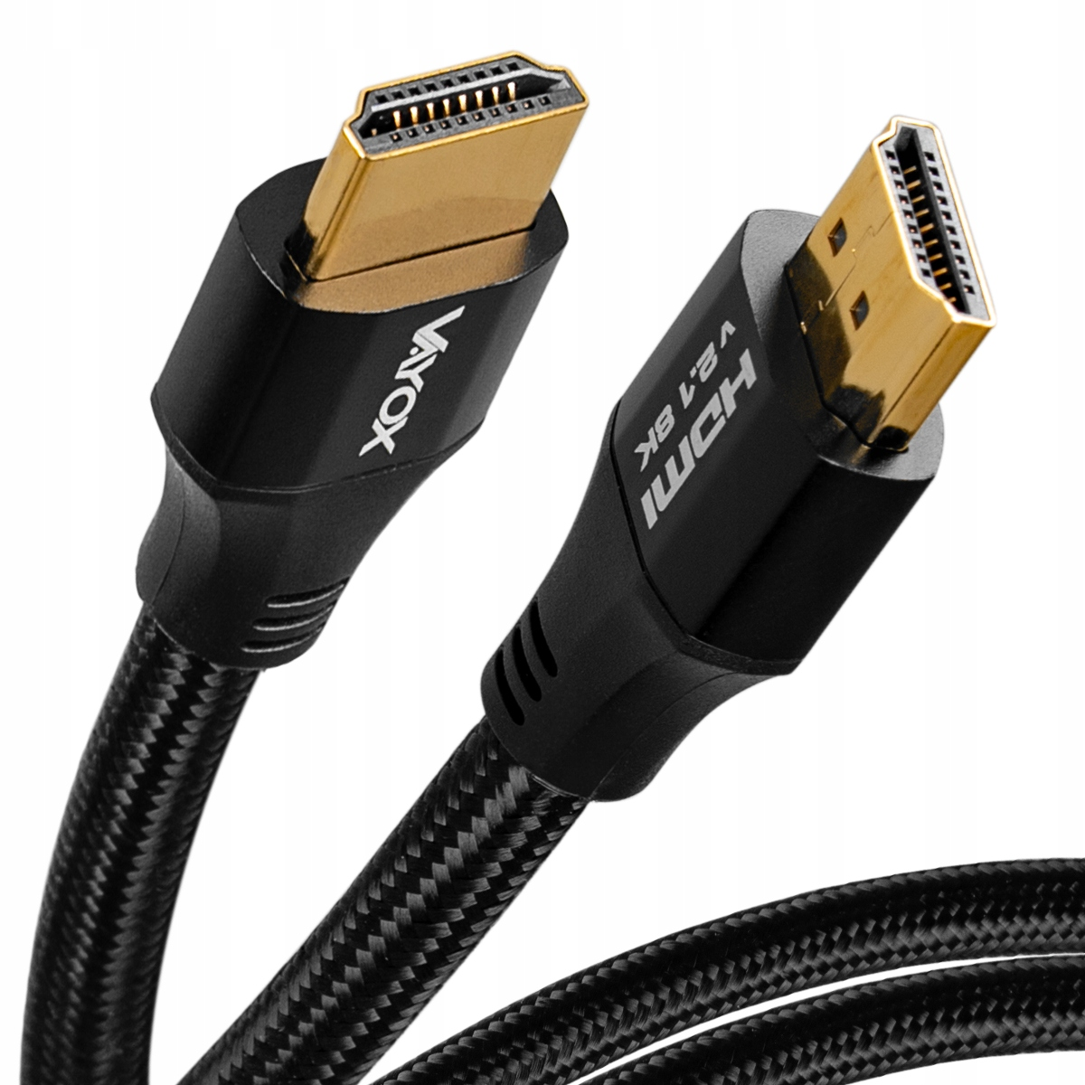 Dwa czarne kable HDMI ze złotymi złączami na białym tle.