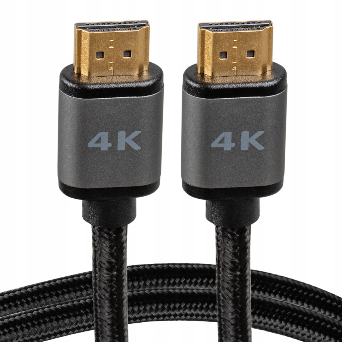 Dwa kable HDMI ze złotymi złączami i oznaczeniem 4K na szarej obudowie.