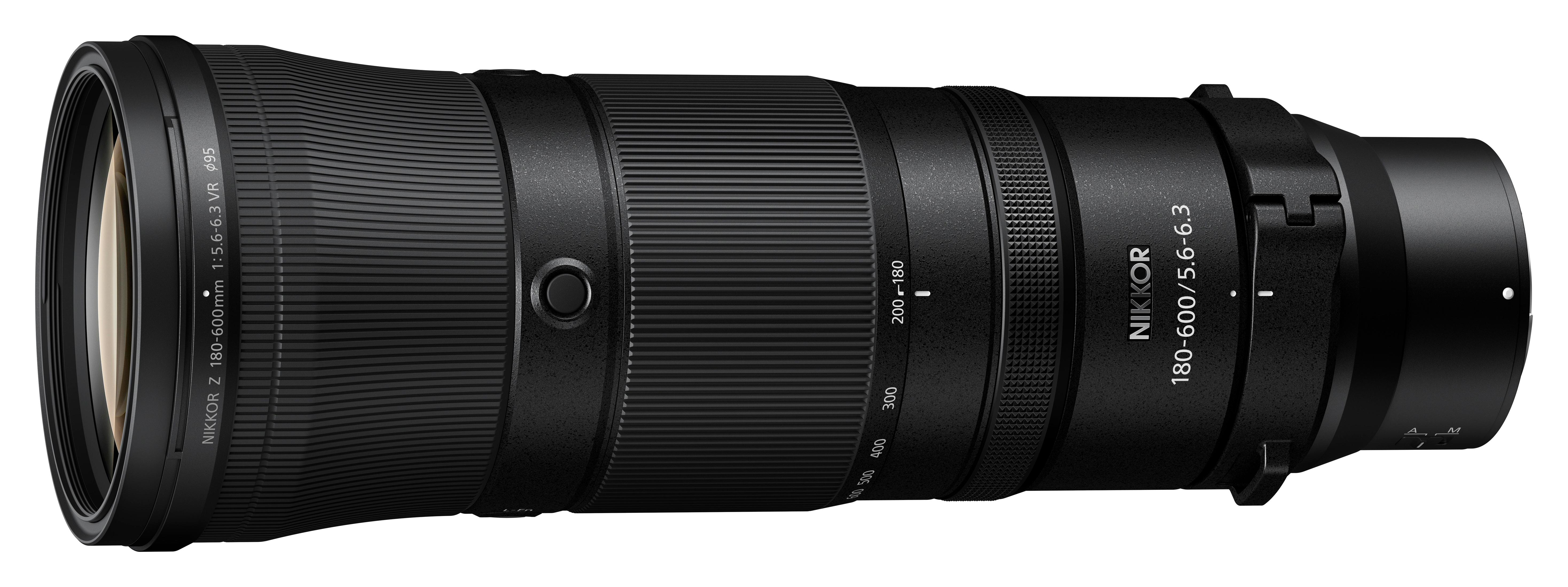 Obiettivo Nikon NIKKOR Z 180-600mm nero con ghiera zoom e indicatori di messa a fuoco.