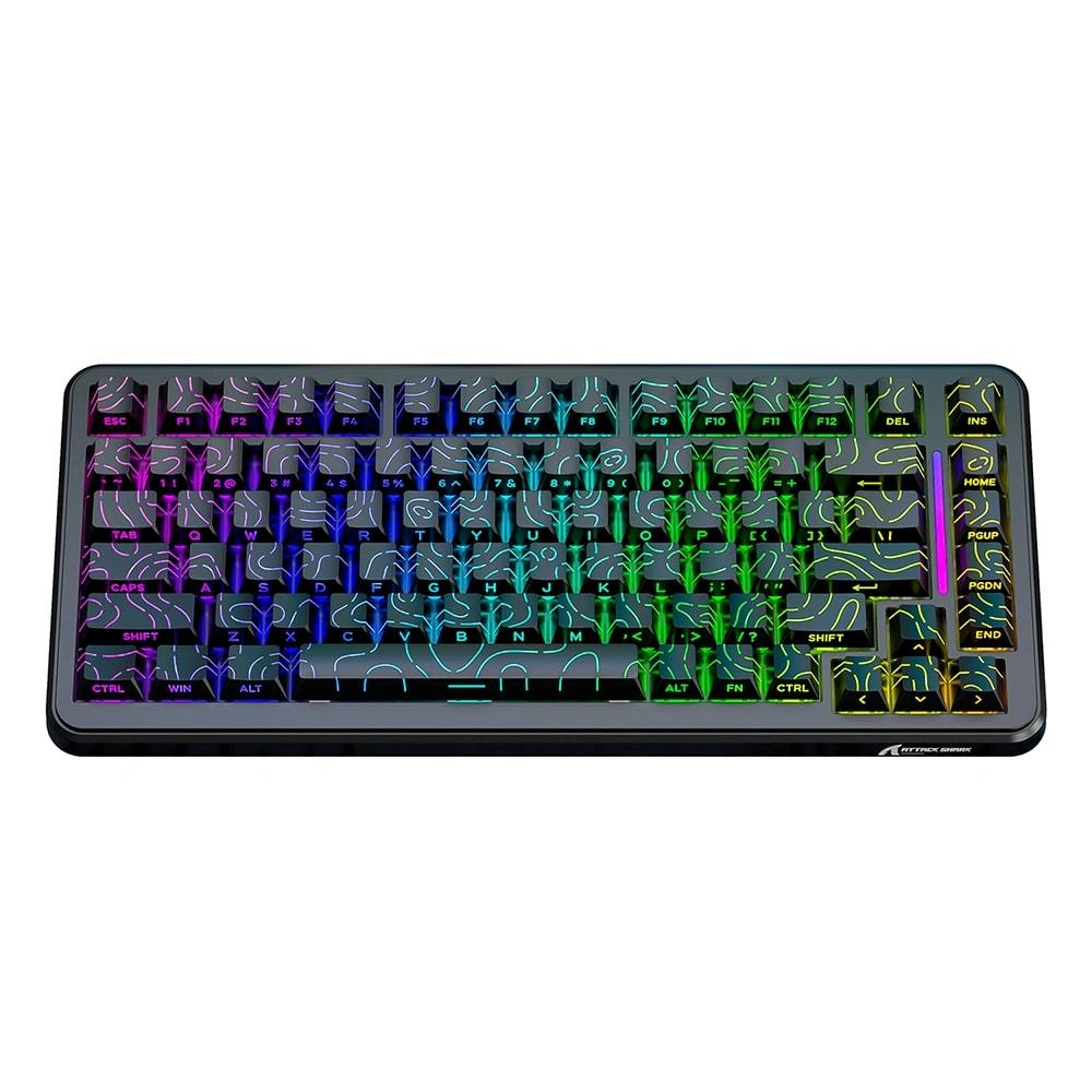 Tuşlarında benzersiz desen bulunan RGB aydınlatmalı mekanik klavye.
