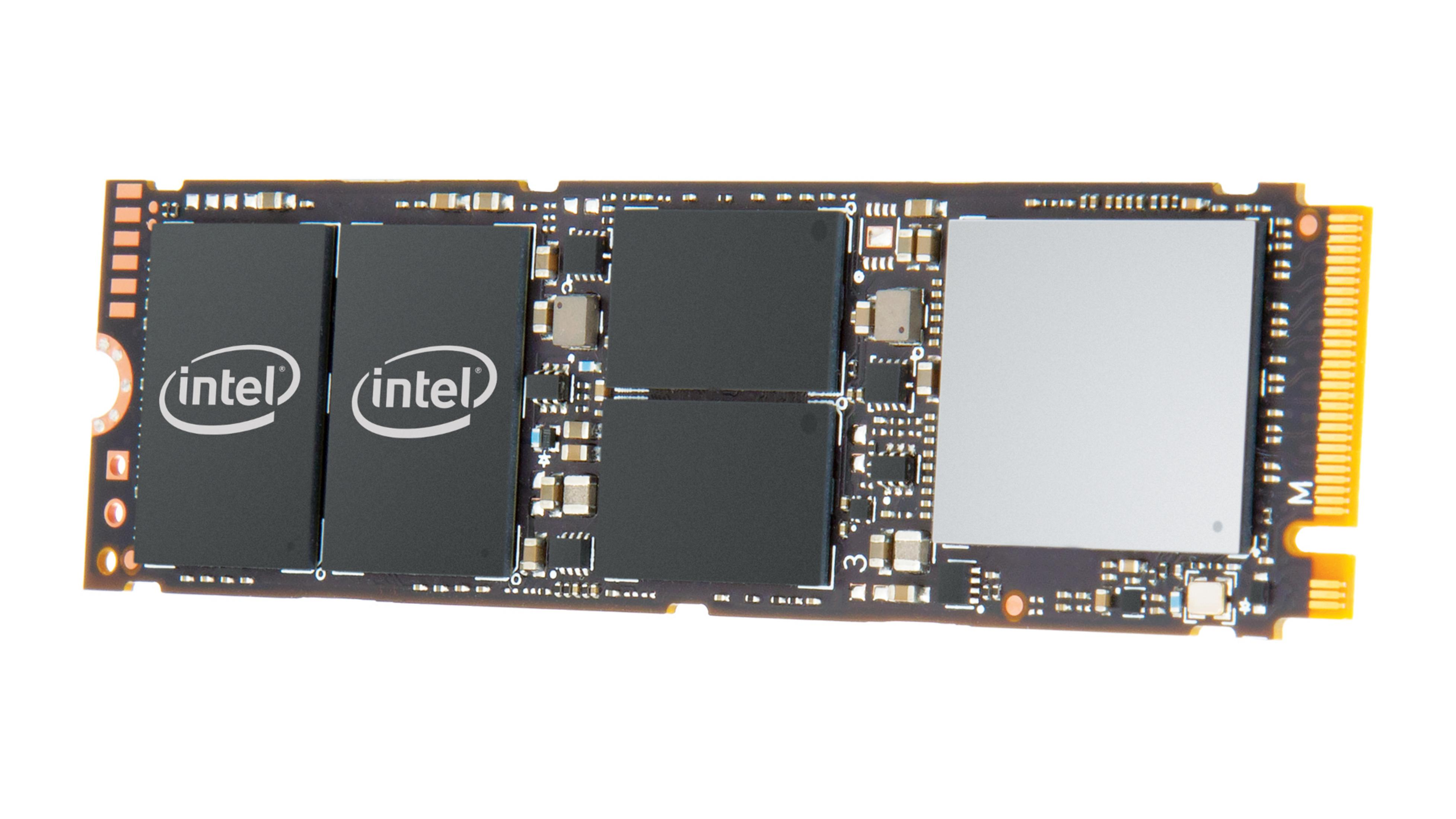 Un SSD per computer con loghi Intel e molti componenti elettronici.