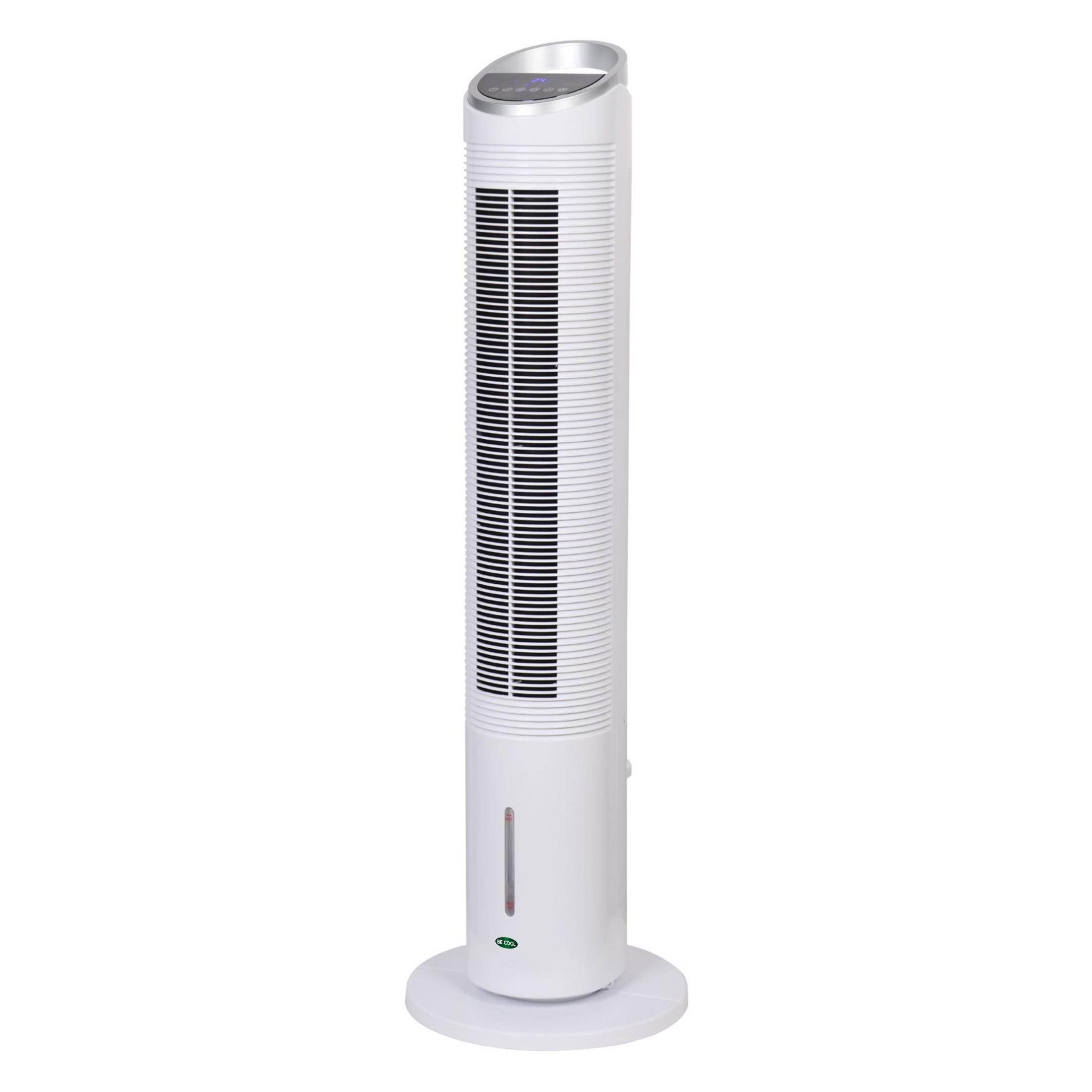 Ein weißer Turmventilator mit einem Wassertank und Bedienfeld oben.