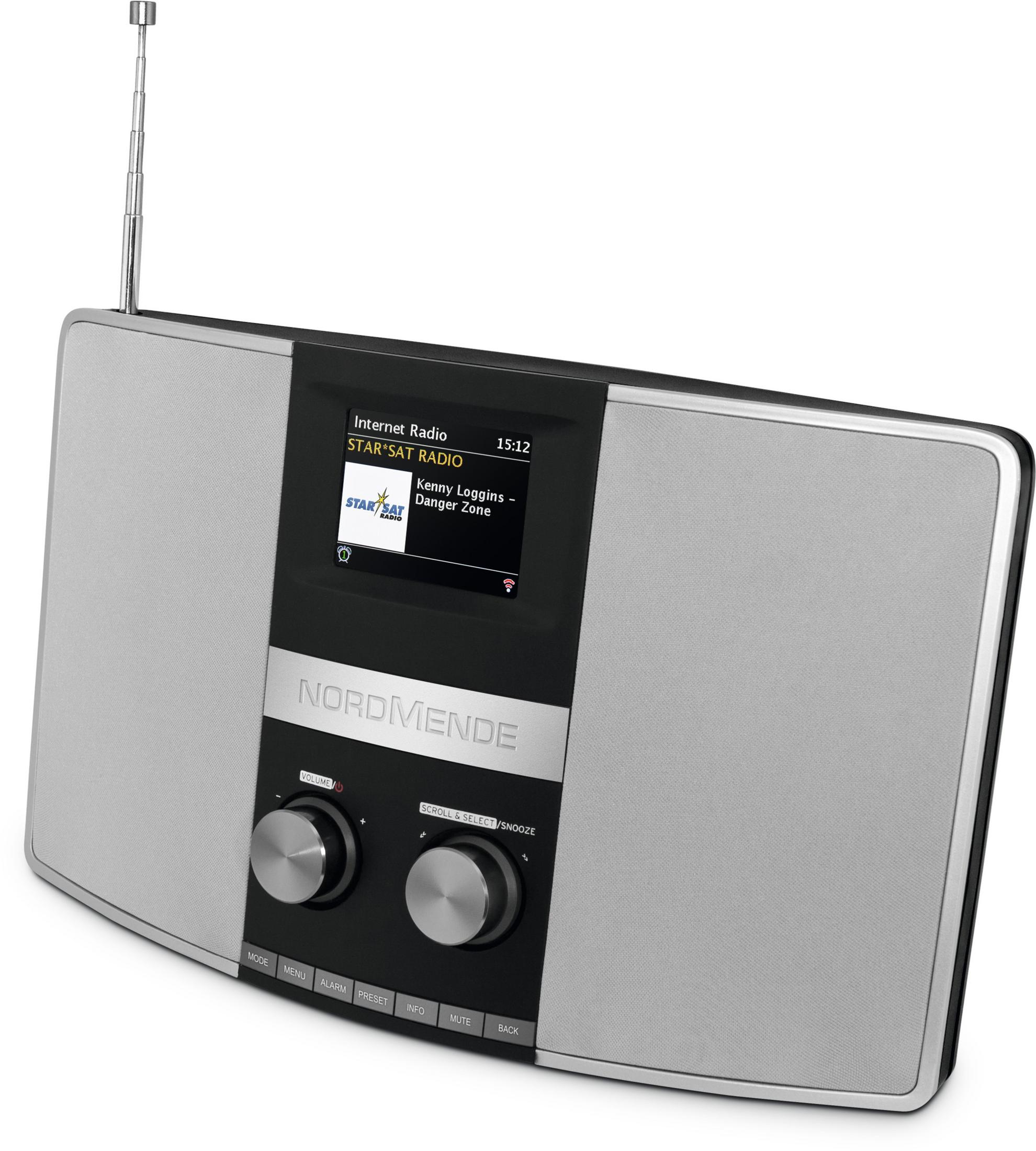 Una radio por internet Nordmende plateada con antena extendida y pantalla.