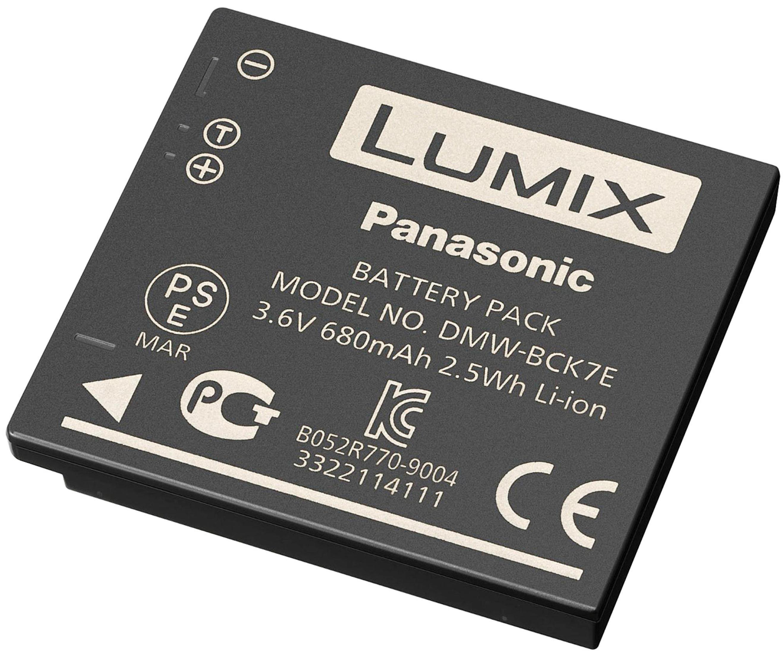 Schwarzer Akku mit Panasonic Lumix Logo, Modell DMW-BCK7E.