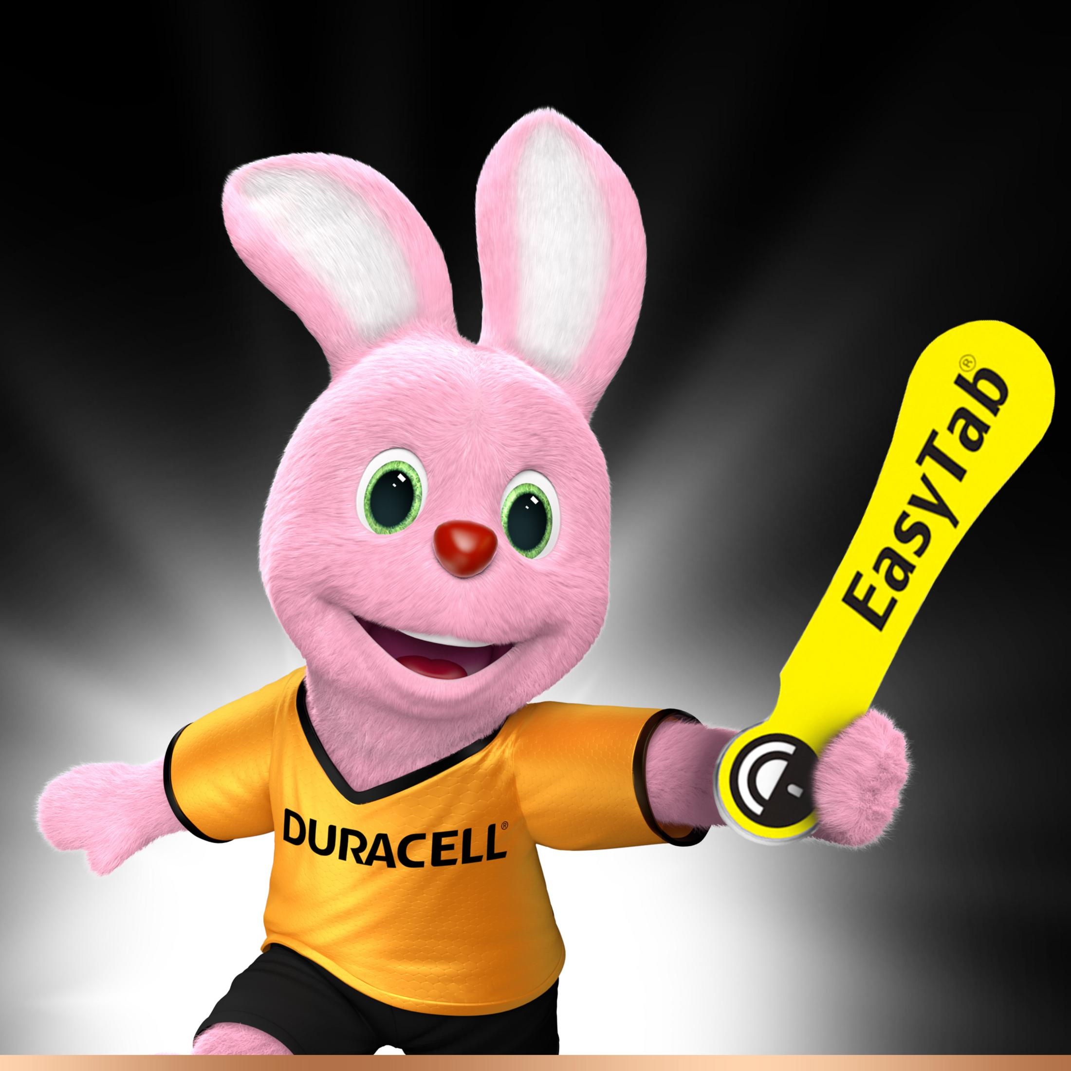 Ein pinker Hase mit gelbem "EasyTab"-Schläger und Duracell-Trikot.
