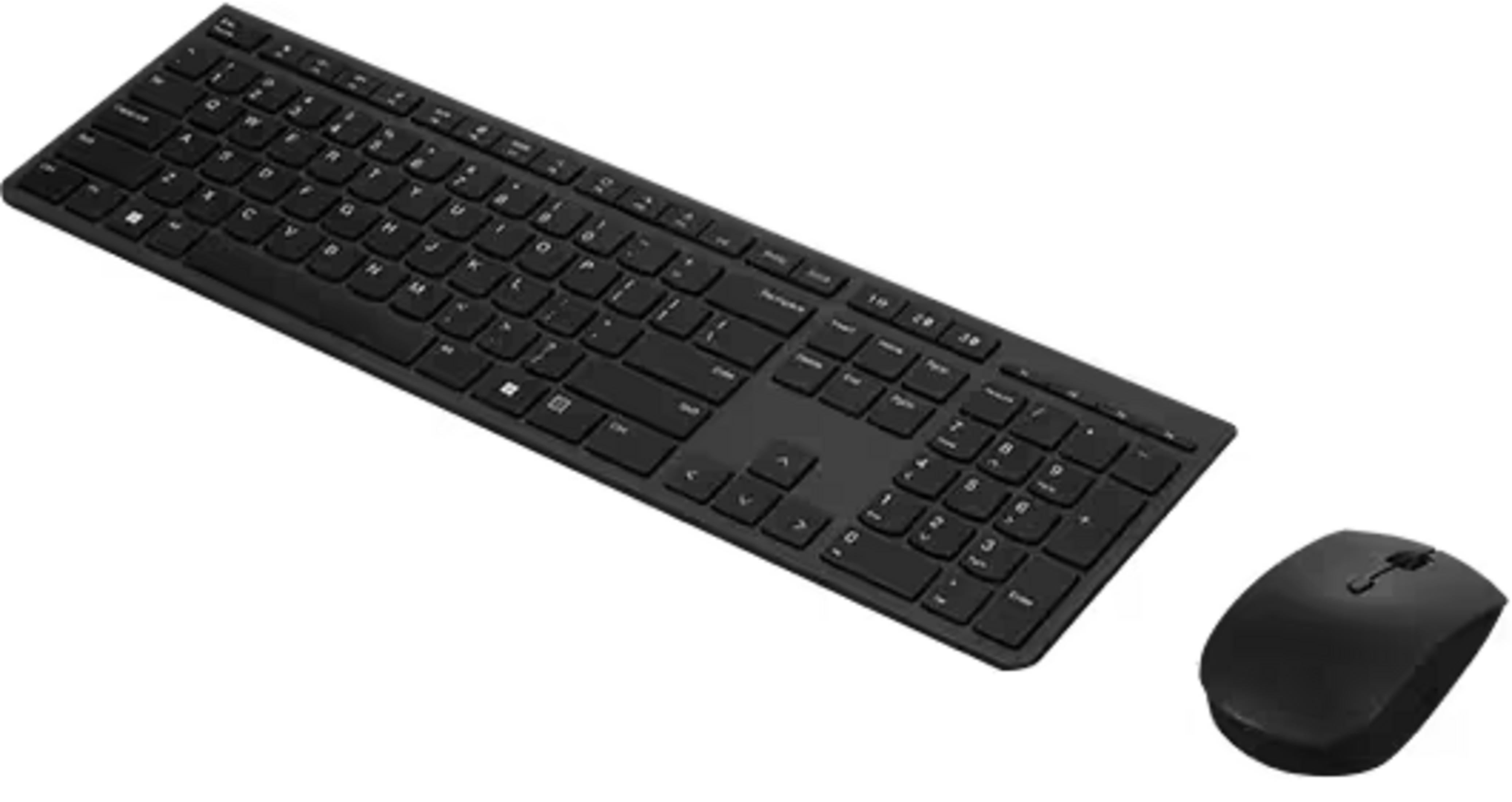 Una tastiera e un mouse wireless neri su sfondo bianco.