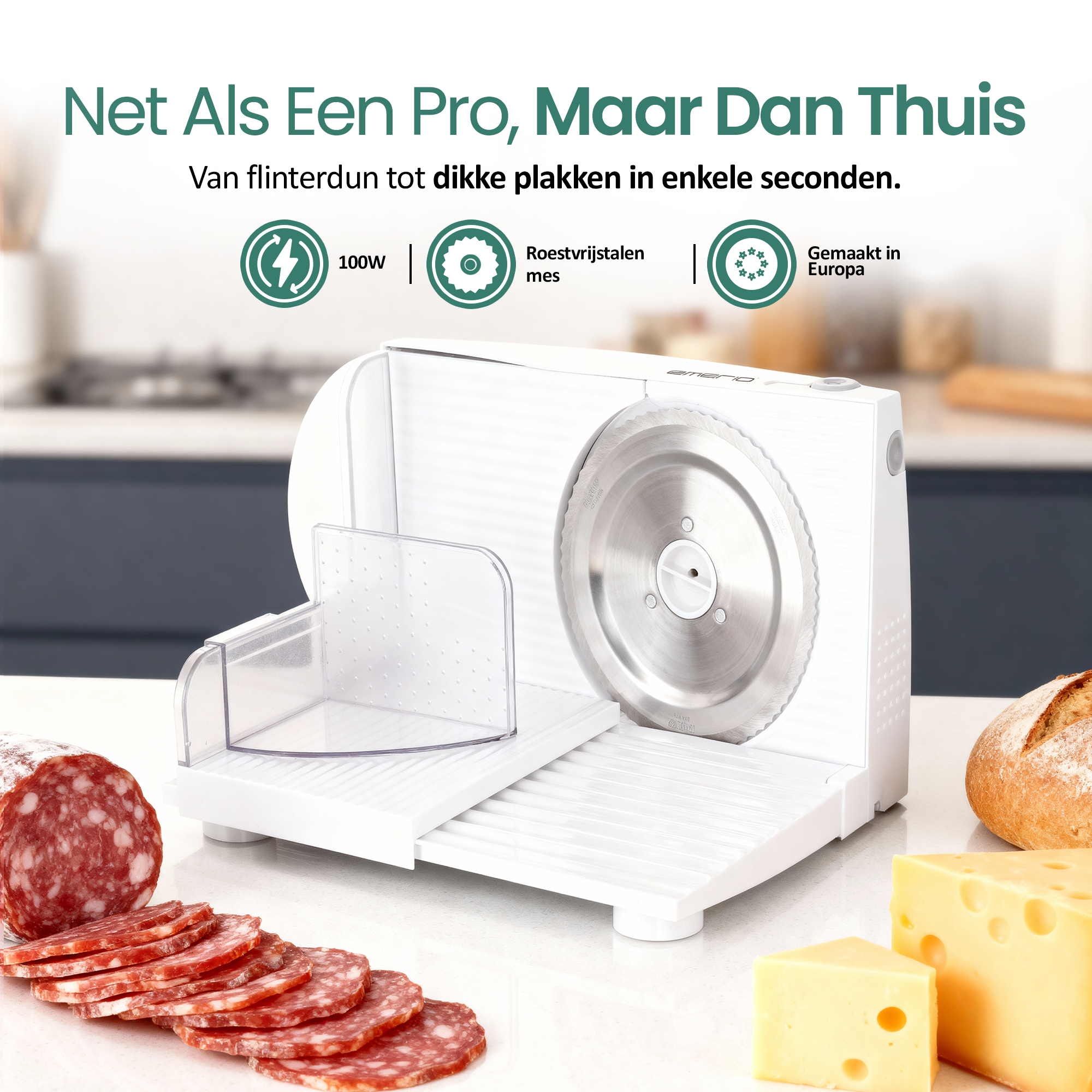 Een witte elektrische snijmachine met salami, kaas en brood ernaast.