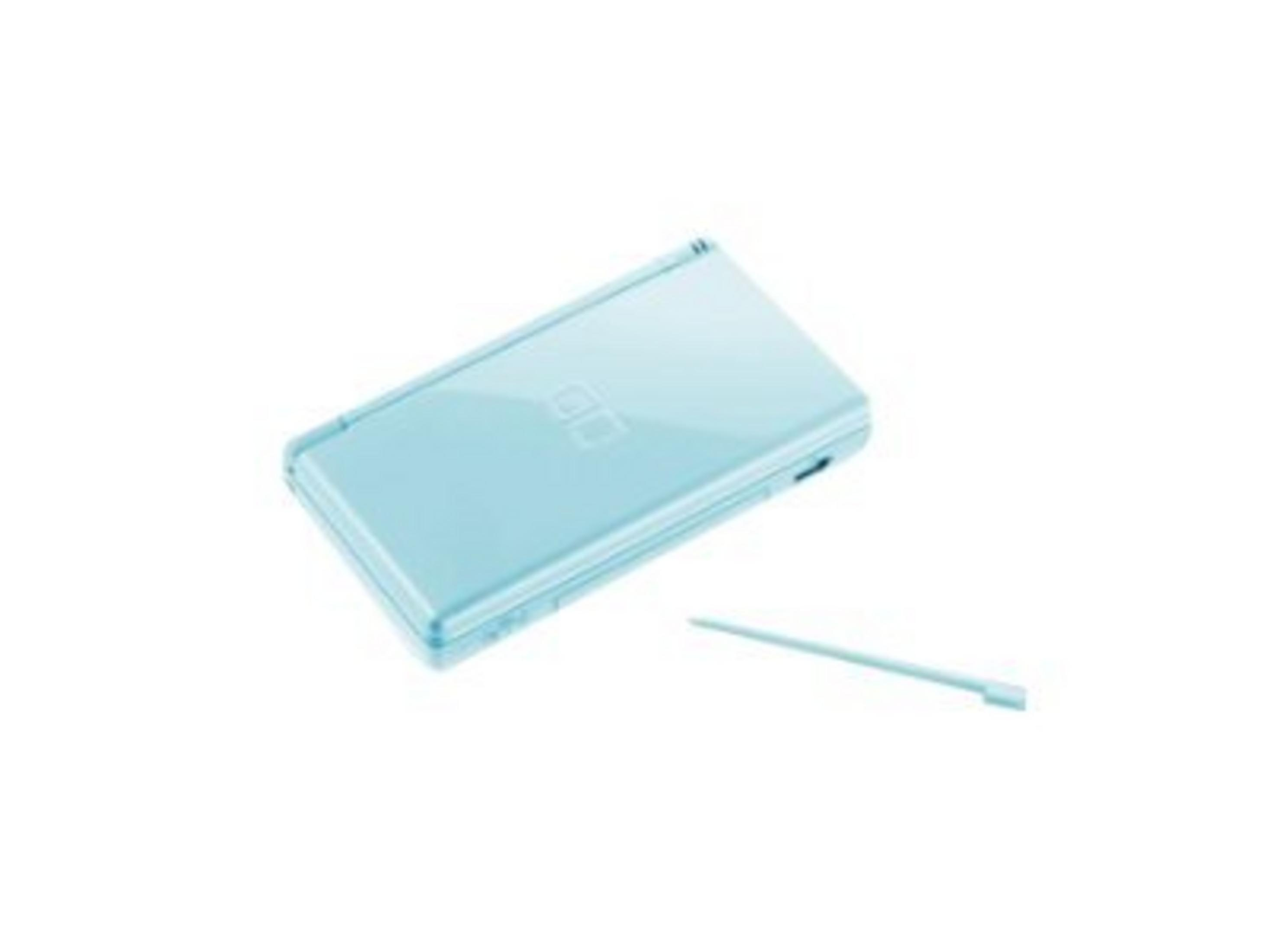 Ein hellblaues Nintendo DS mit einem Stift daneben auf weißem Hintergrund.