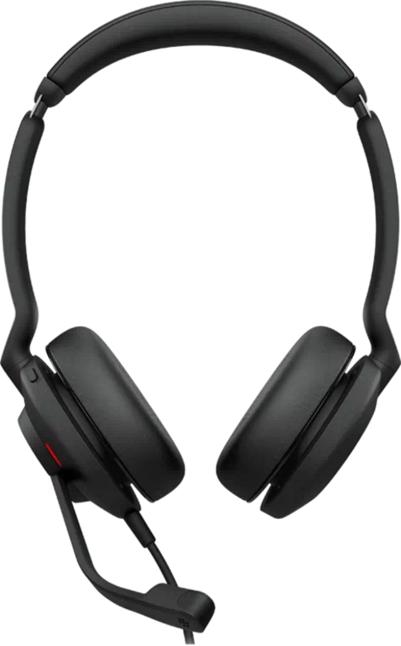 Auriculares negros supraaurales con micrófono y detalle rojo.