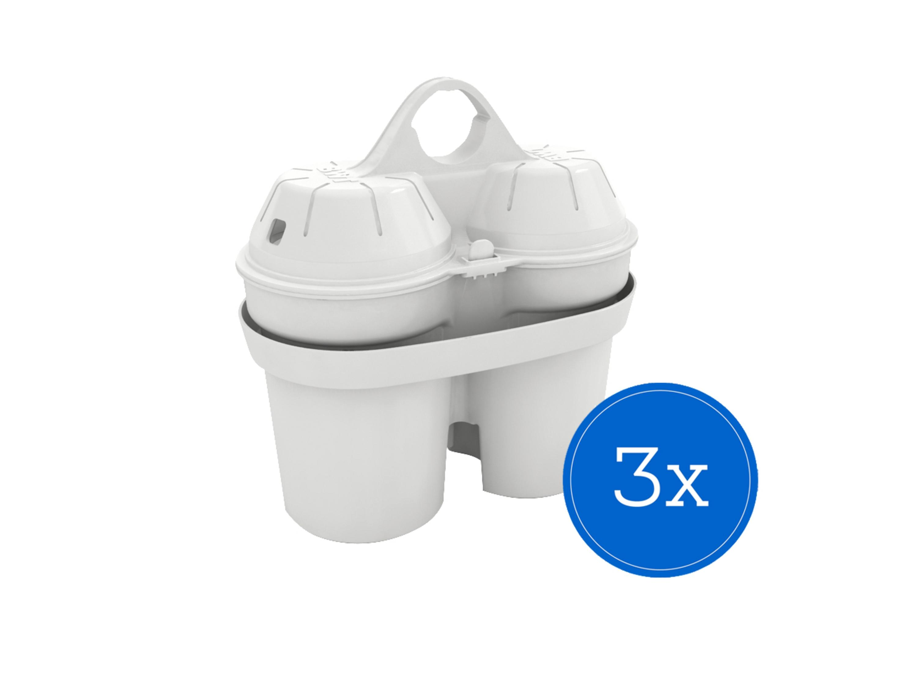 Trzy białe wkłady filtra wody w uchwycie.