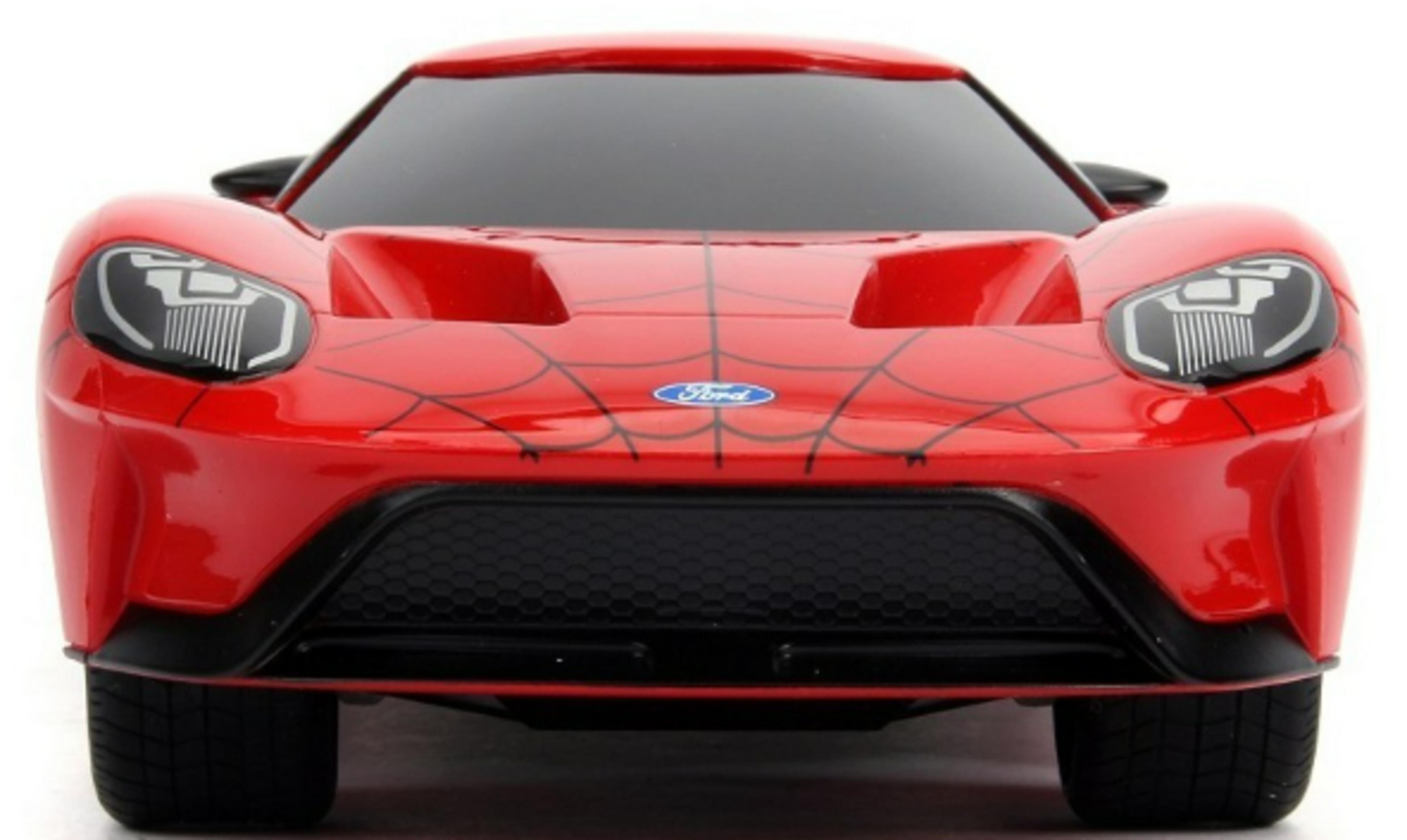 Ein rotes Spielzeugauto mit Spiderman-Netzmuster und Ford-Logo.