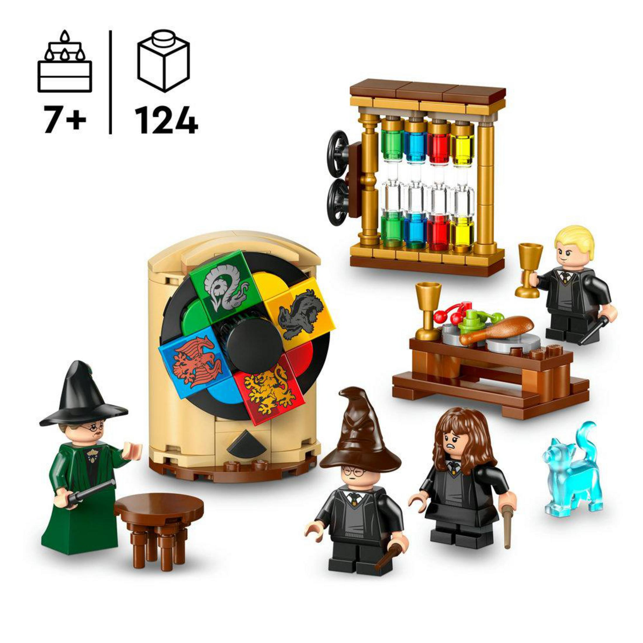 Lego figürleri, armalı dönen nesne, iksir rafı ve masa. Yaş 7+, 124 parça.