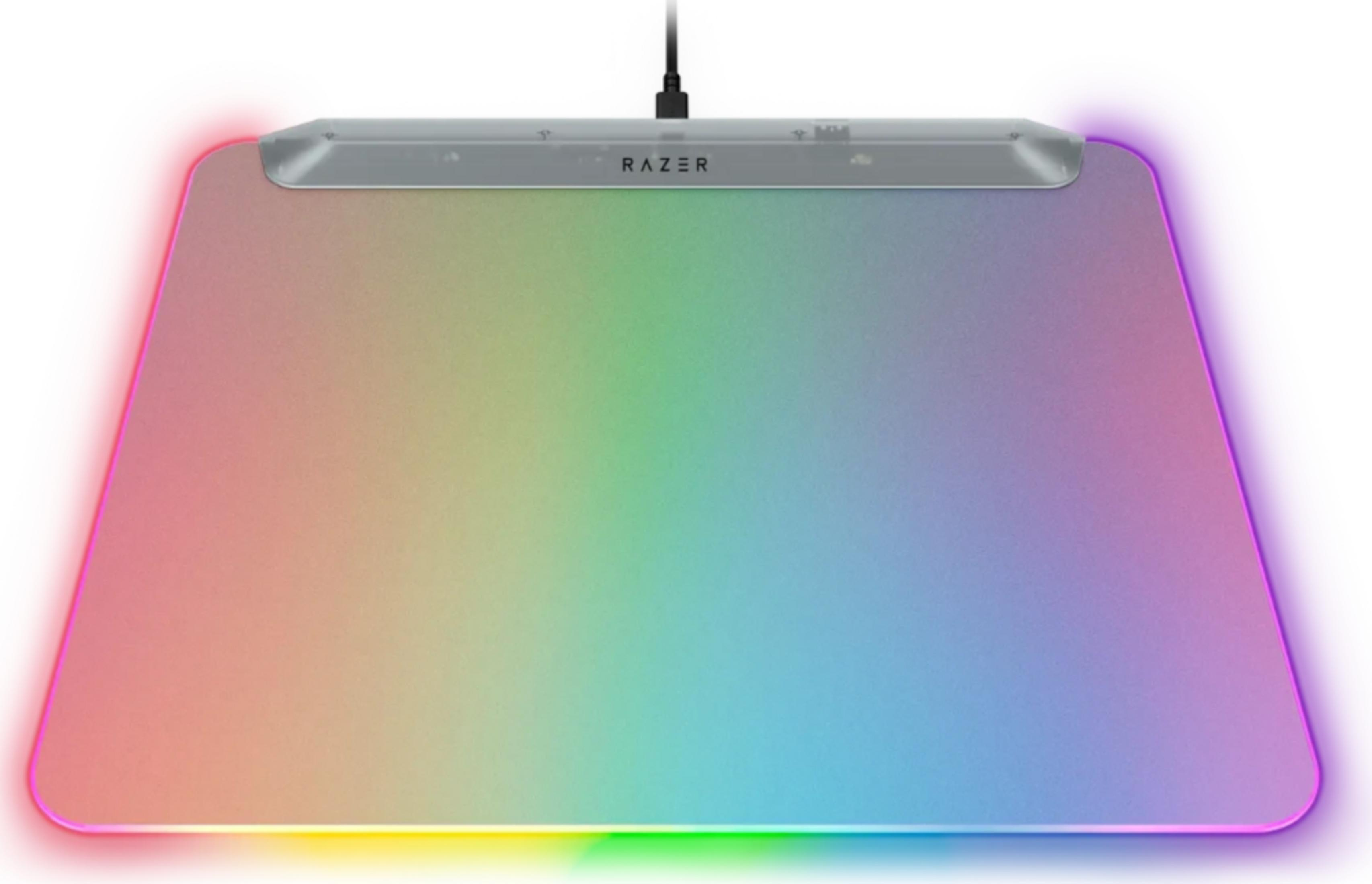 Tappetino Razer con illuminazione RGB, colori arcobaleno sfumati.
