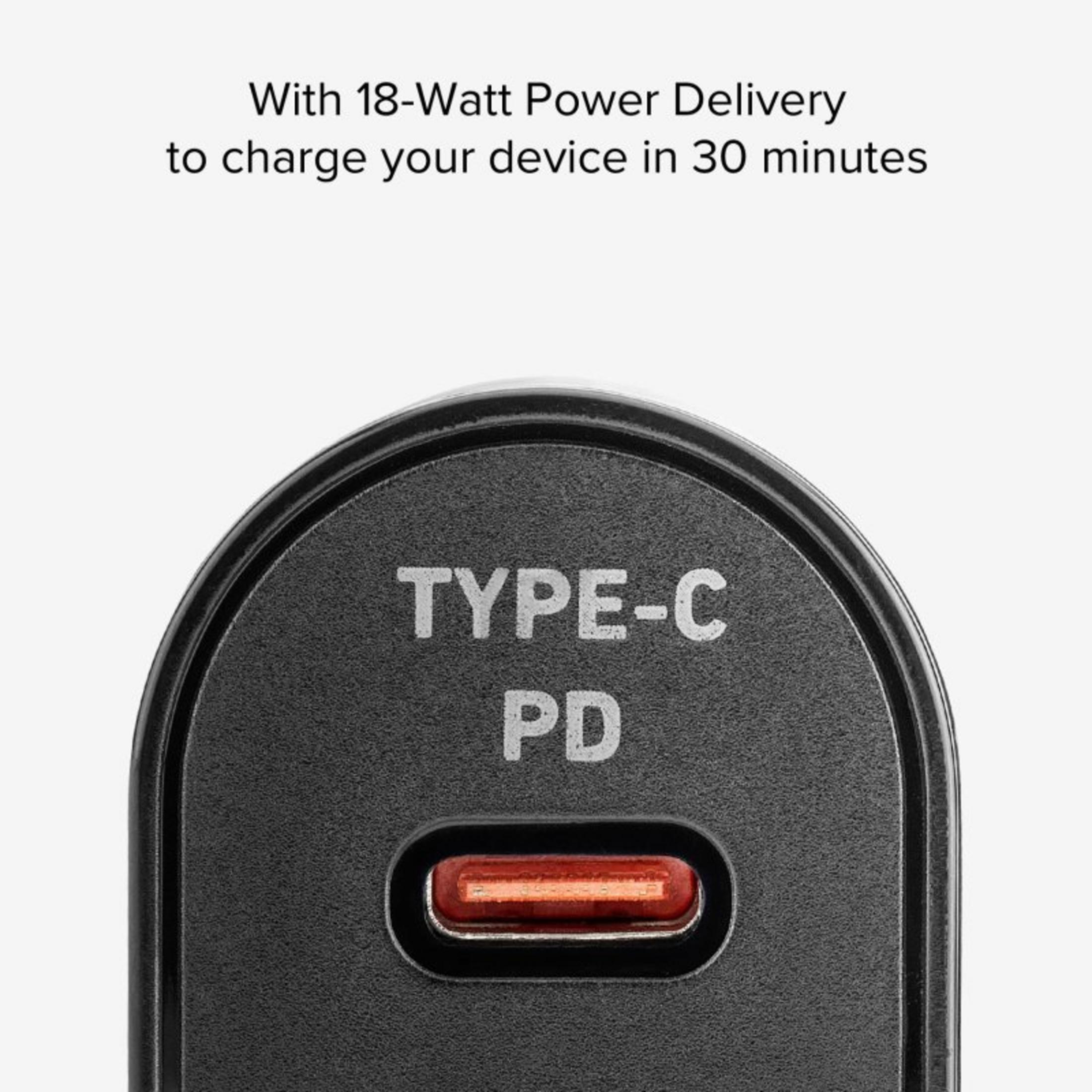 Primo piano di un caricabatterie USB-C nero con etichetta "TYPE-C PD".