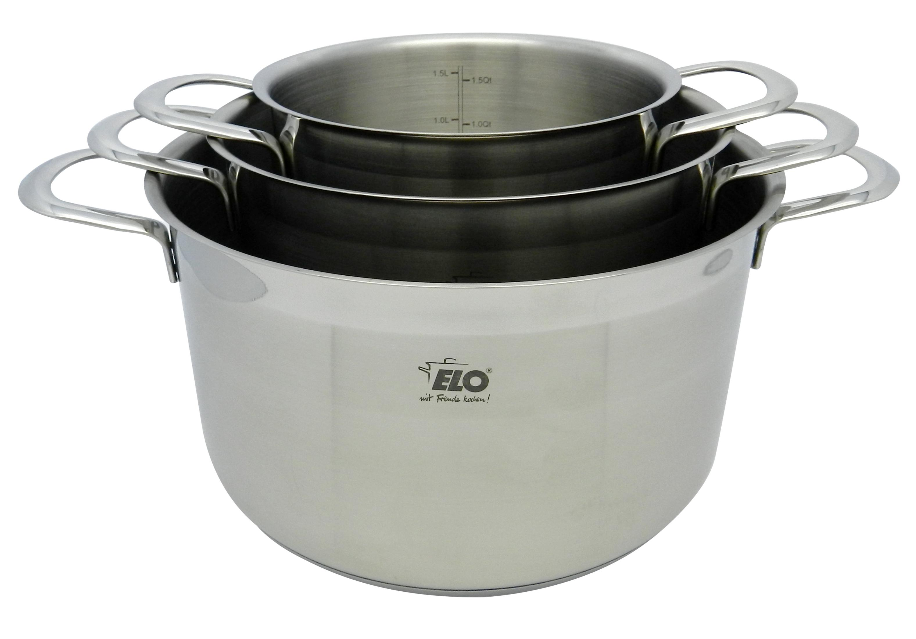 Drei Edelstahltöpfe mit Griffen, gestapelt. Messskalen innen.