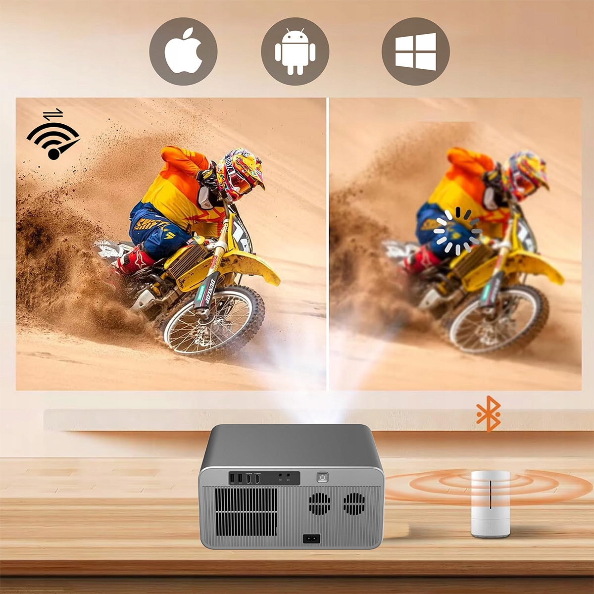 Projektor wyświetla dwa obrazy motocyklisty na piasku. Widoczne logo Apple, Android i Windows.