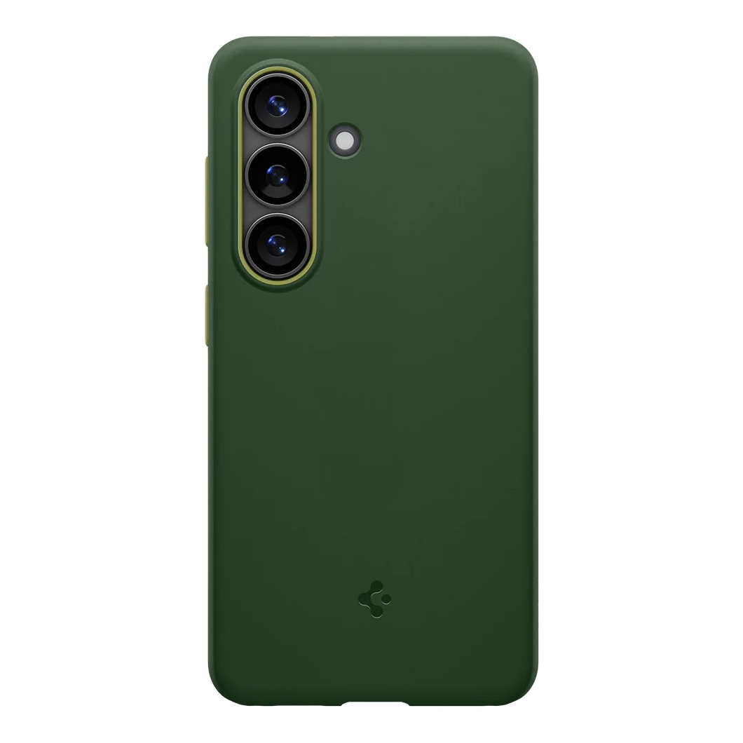 Donkergroene telefoonhoes met drie cameralenzen en een flitser.