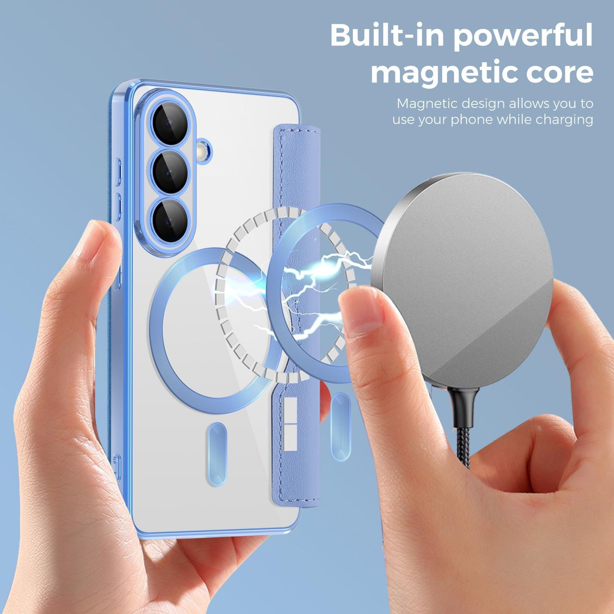 Hände halten ein Handy mit einer blauen Hülle und ein magnetisches Ladegerät.