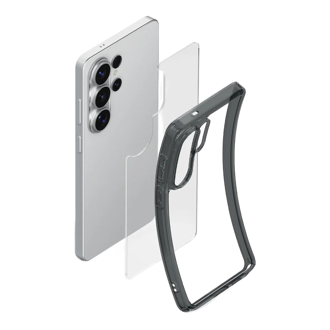 Een zilveren smartphone met drie camera's en een doorzichtige hoes ernaast.