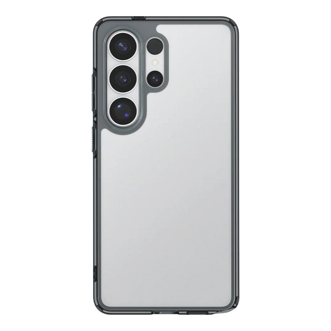 Achterkant van een doorzichtige telefoonhoes met vier cameralenzen en een transparante behuizing.