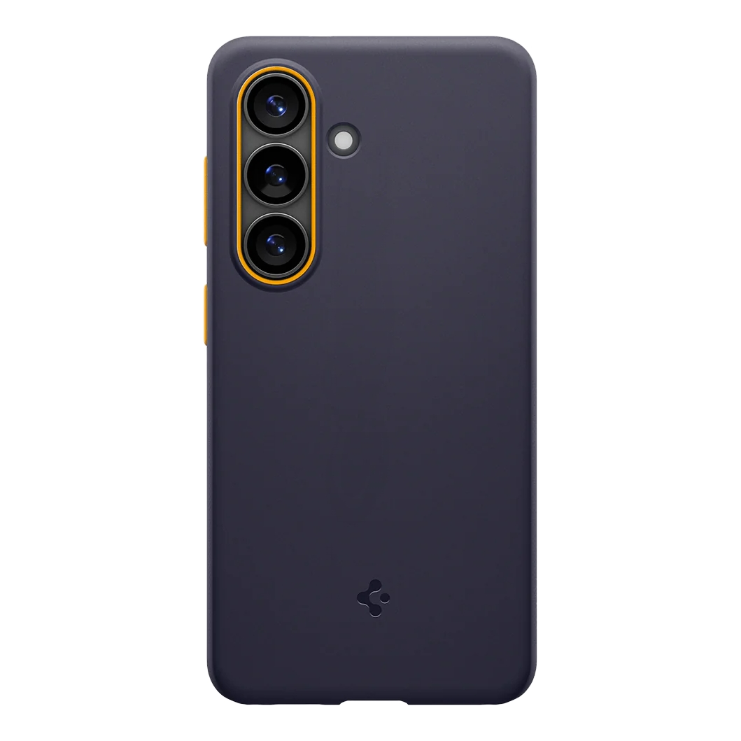 Coque de téléphone violet foncé avec trois objectifs de caméra et un contour jaune.