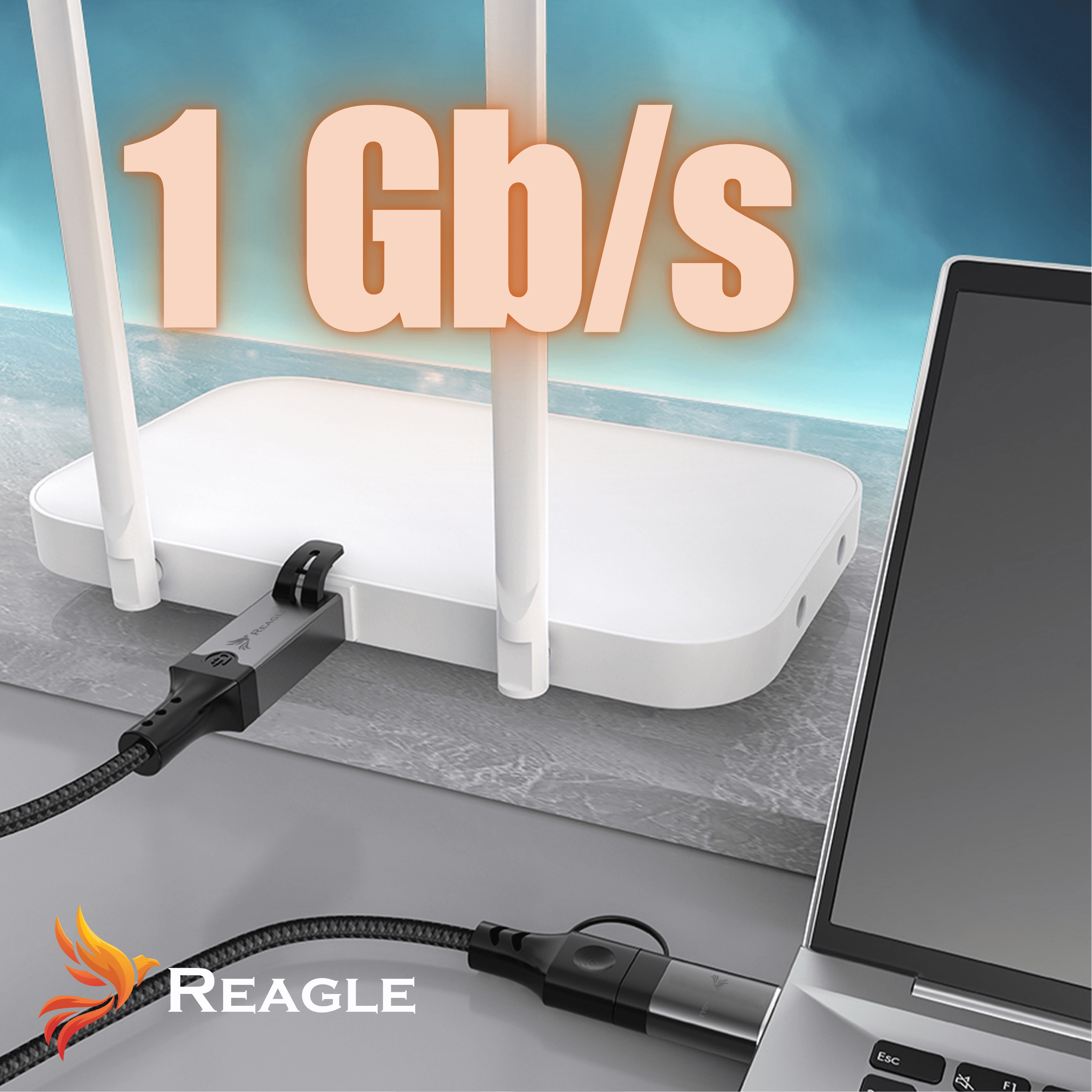 Biały router z dwiema antenami jest podłączony do laptopa.