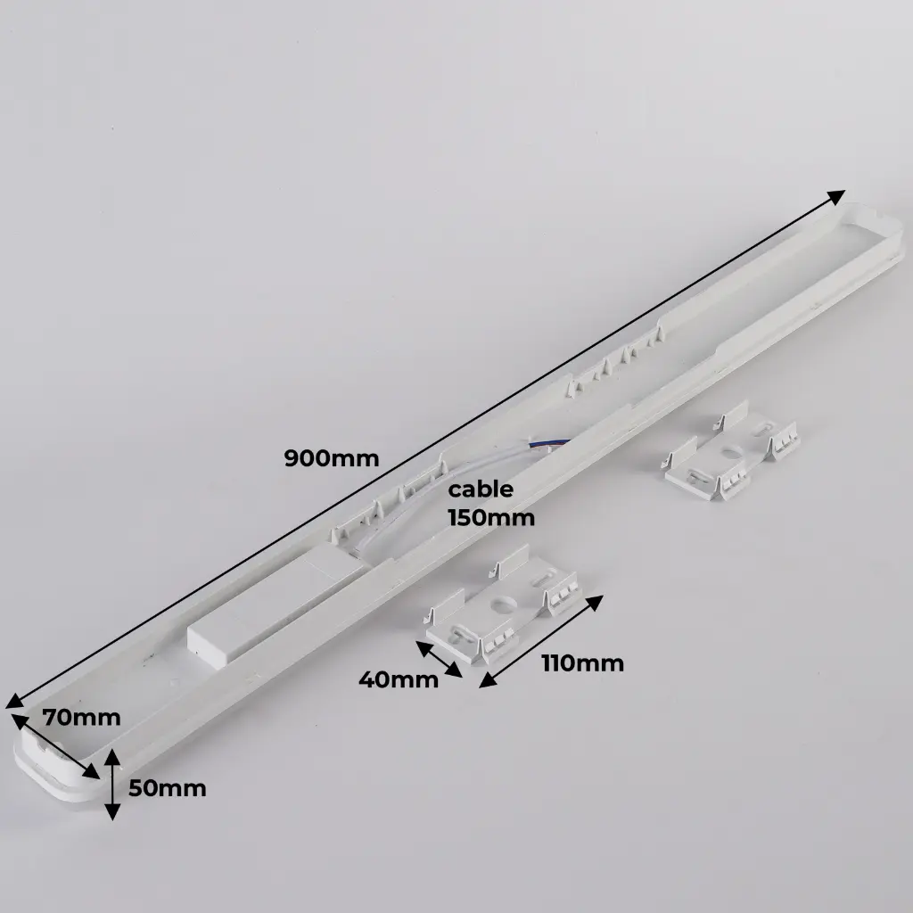 Una carcasa blanca de 900x70x50mm, cable de 150mm y dos soportes.