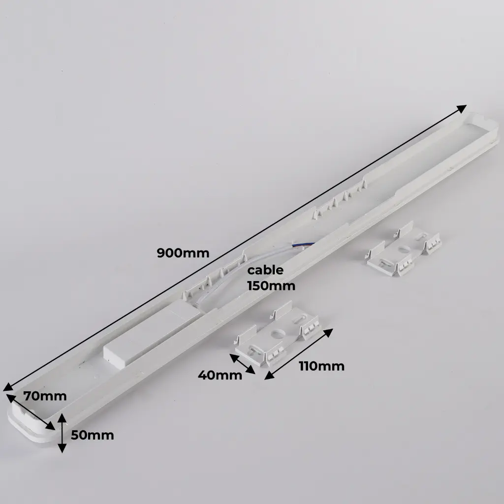 Un cuerpo de luminaria blanco de 900x70x50mm con cable de 150mm.