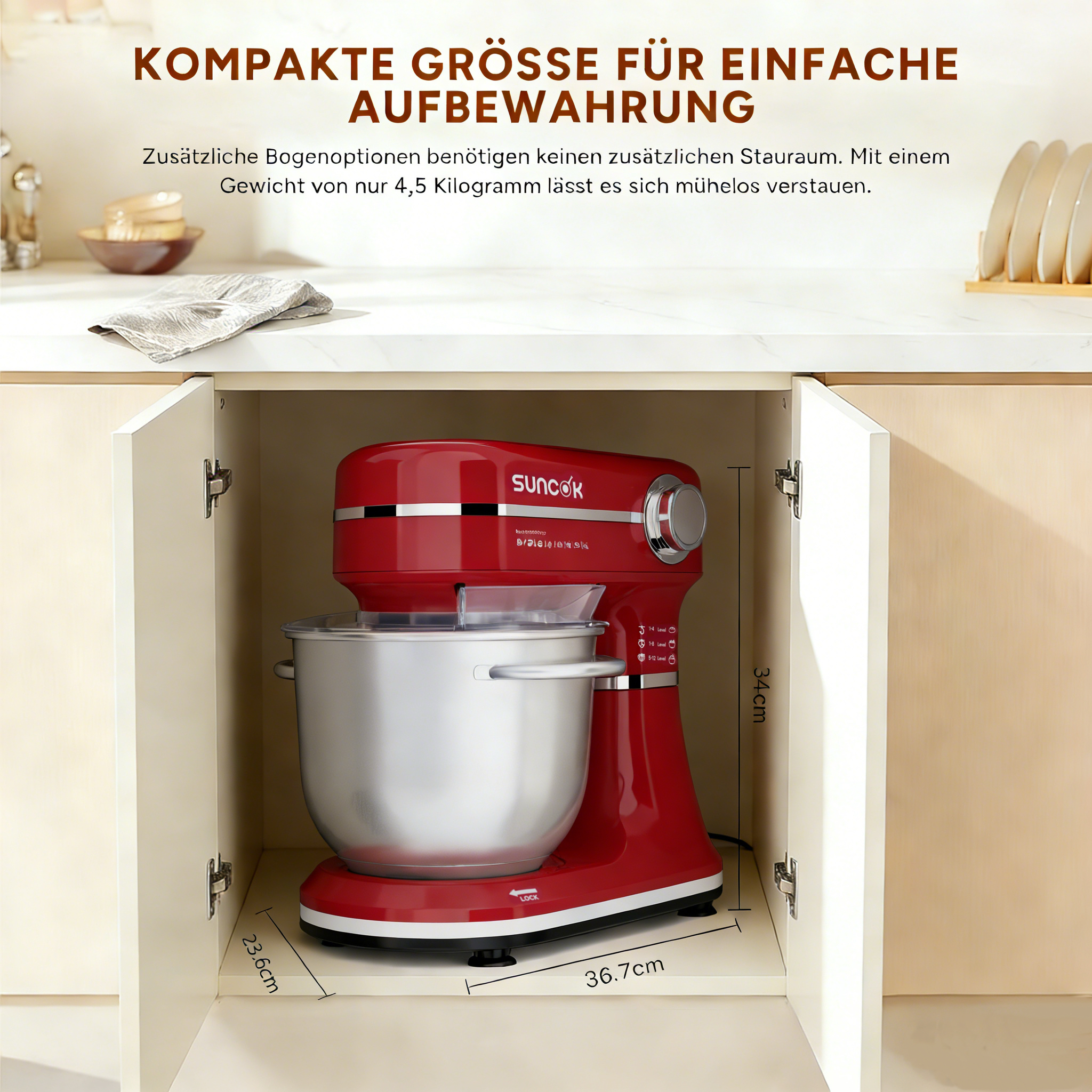 Roter Küchenmixer mit Edelstahlschüssel in einem offenen Schrank.