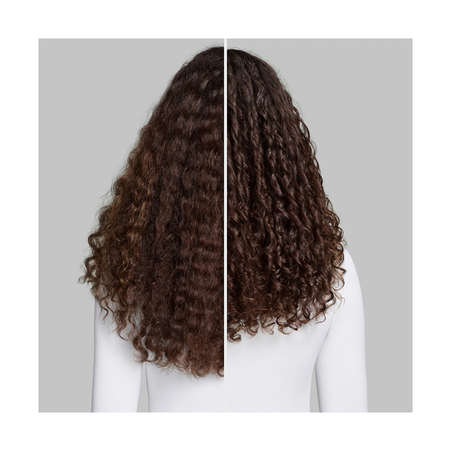 Confronto prima e dopo di capelli scuri e ricci su sfondo neutro.