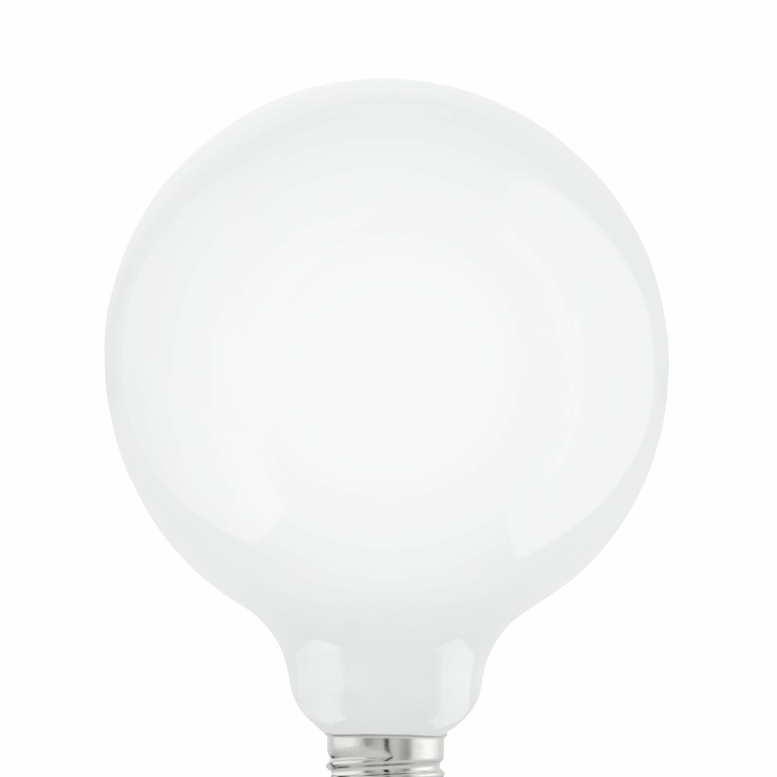 Une ampoule blanche avec culot argenté sur fond blanc.