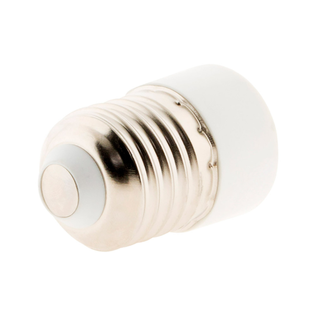 Una lampadina bianca con base filettata argentata su sfondo bianco.