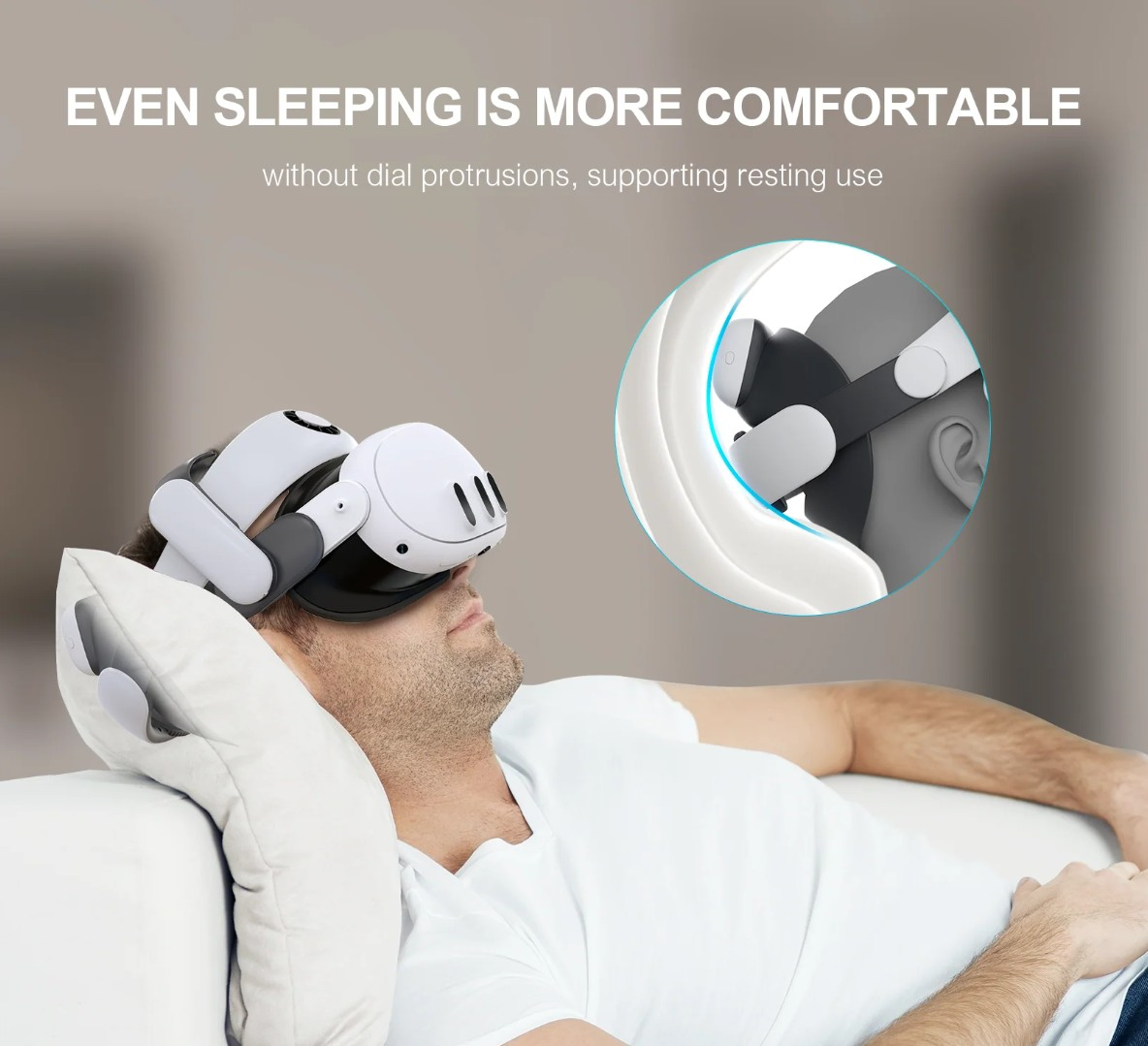 Uomo sdraiato sul divano con visore VR, comodo per dormire.
