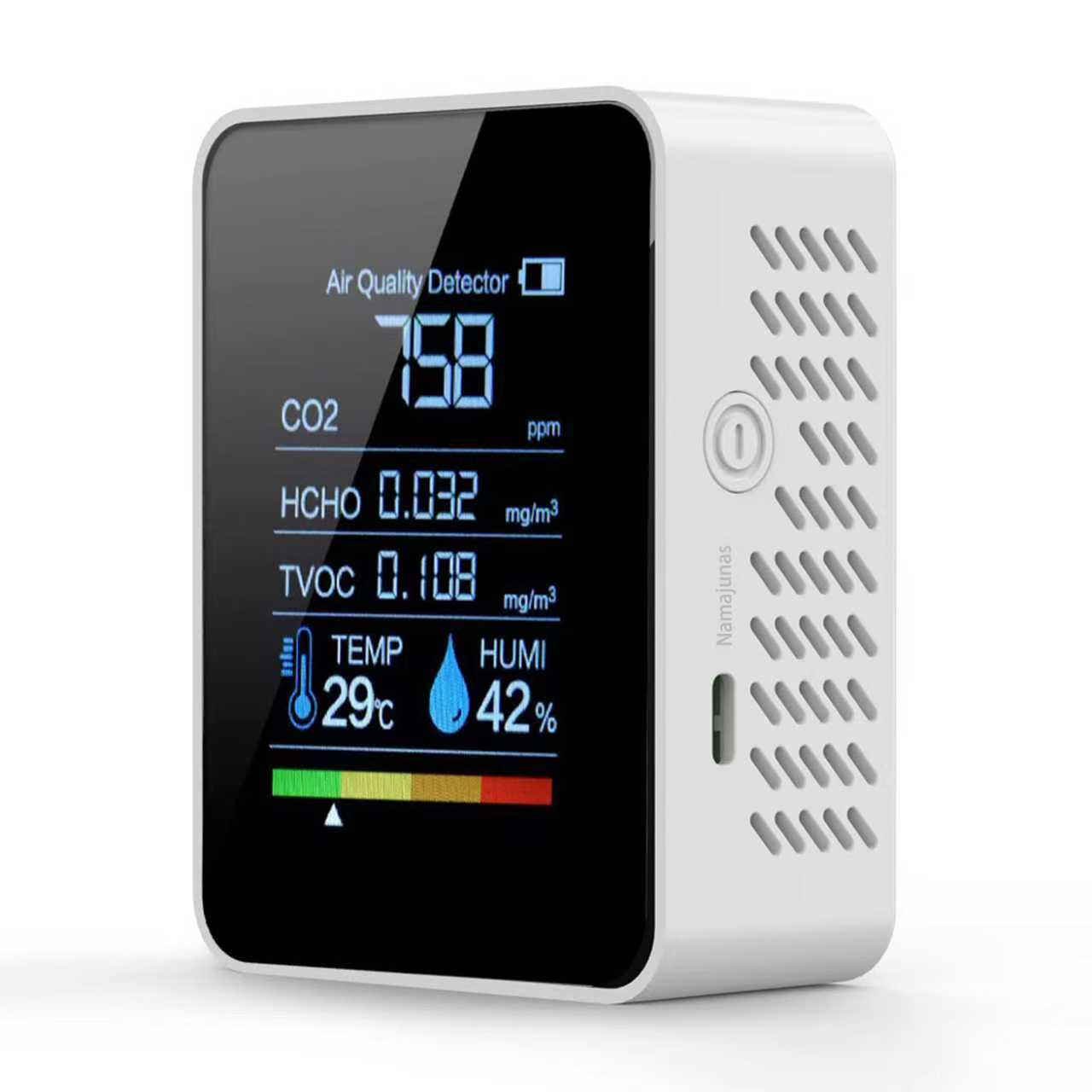Ein weißes Luftqualitätsmessgerät zeigt CO2, HCHO, TVOC, Temperatur und Luftfeuchtigkeit an.