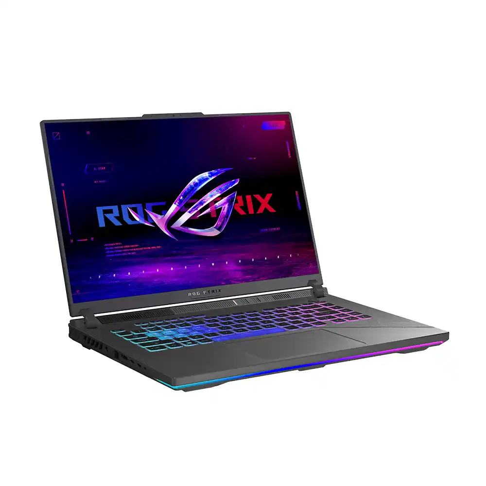 Arkadan aydınlatmalı klavyeli açık dizüstü bilgisayar ve ekranda ROG Strix logosu.
