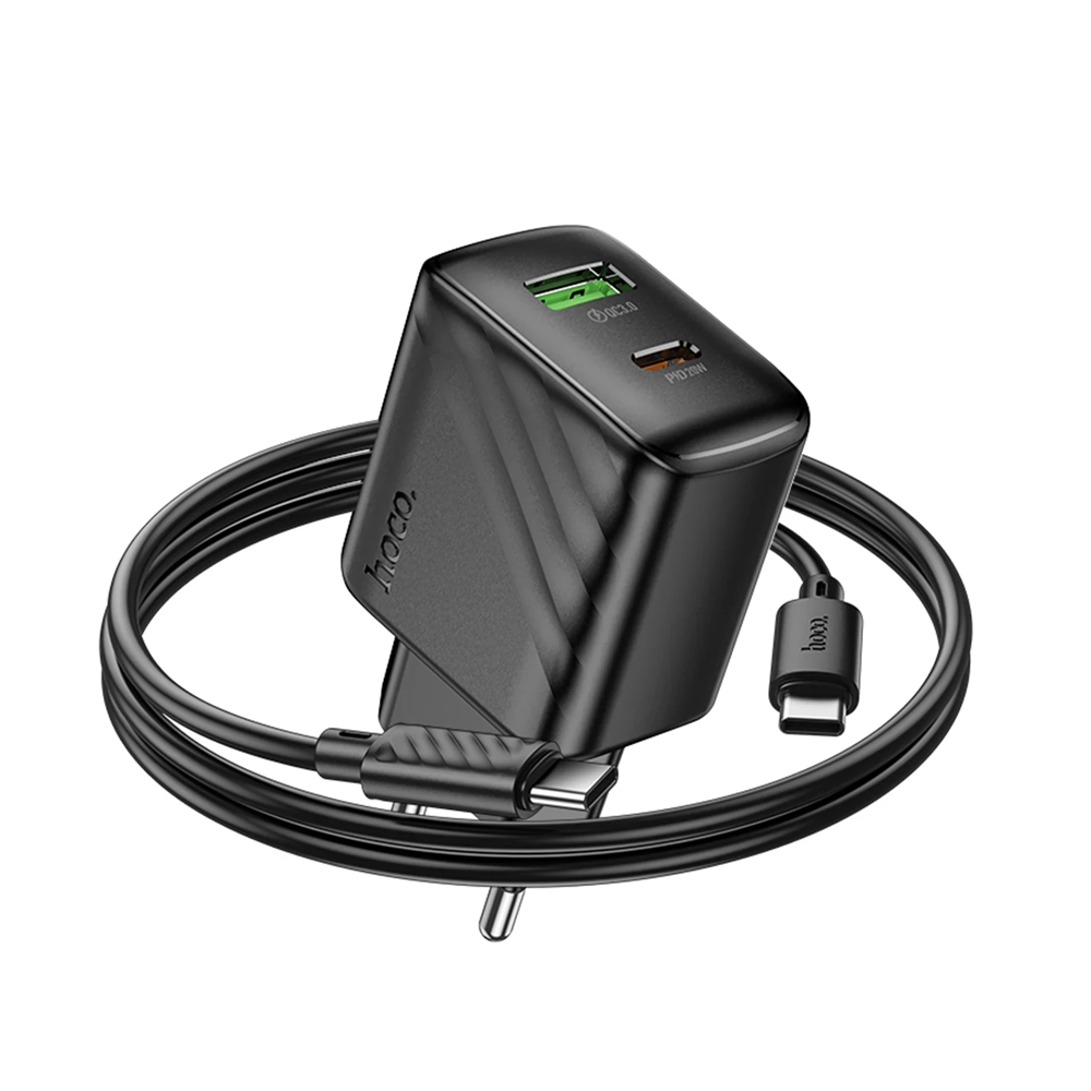 İki portlu siyah USB-C hızlı şarj cihazı ve kablosu.