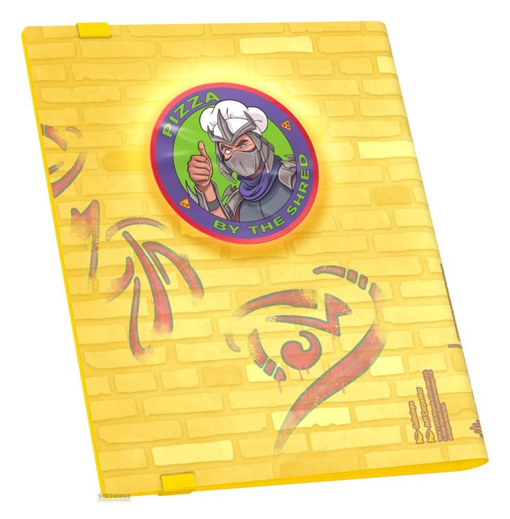 Fantasia di mattoni gialli con Shredder che fa pollice in su, testo Pizza by the Shred.