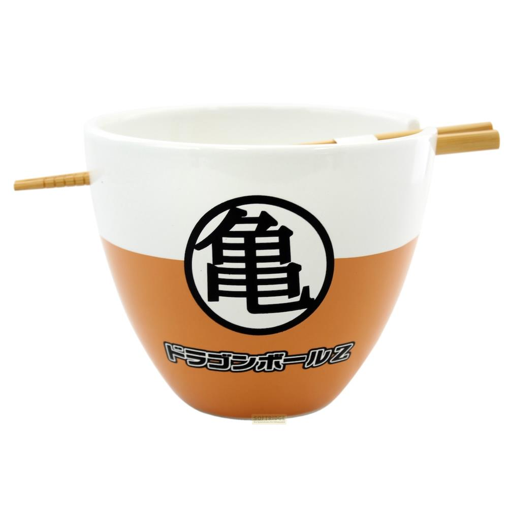 Un cuenco blanco y naranja con un símbolo Kanji y palillos.
