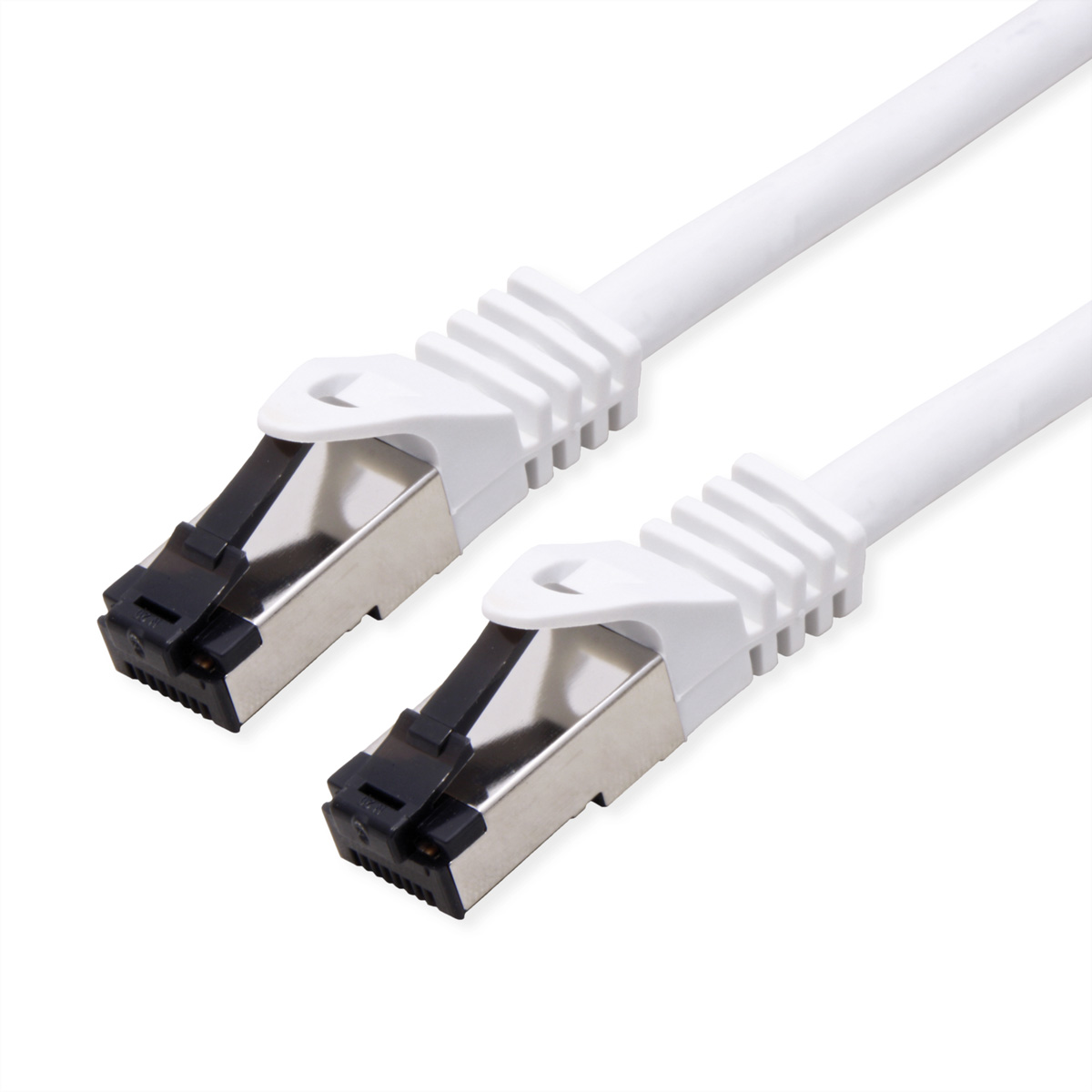 Twee witte netwerkkabels met zilveren connectoren op witte achtergrond.