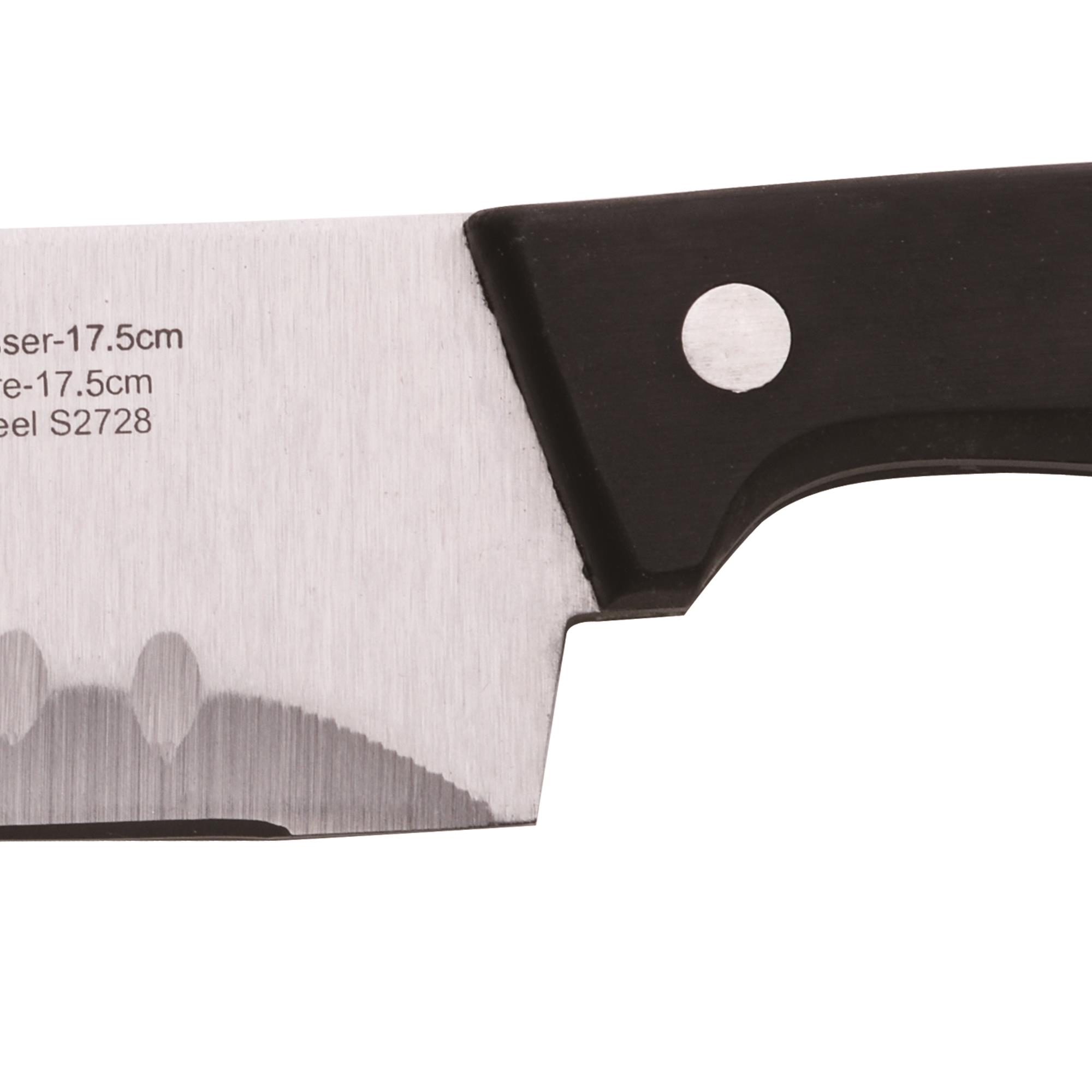 Primer plano de un cuchillo con mango negro y hoja de metal.