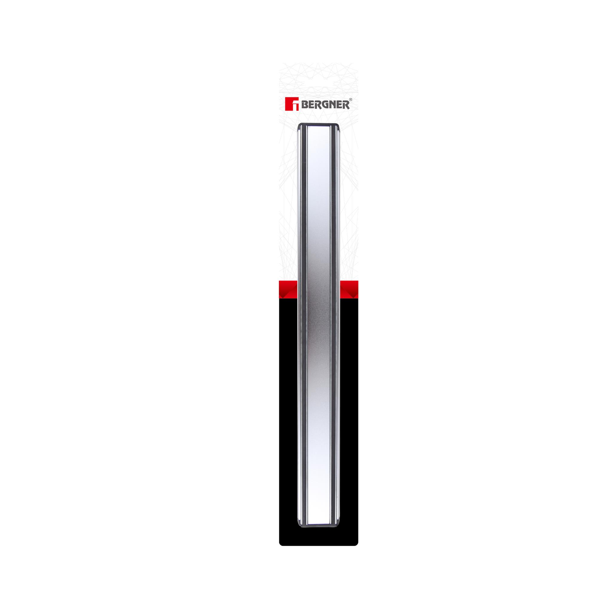 Logotipo de Bergner sobre un objeto metálico plateado y elegante en embalaje negro.
