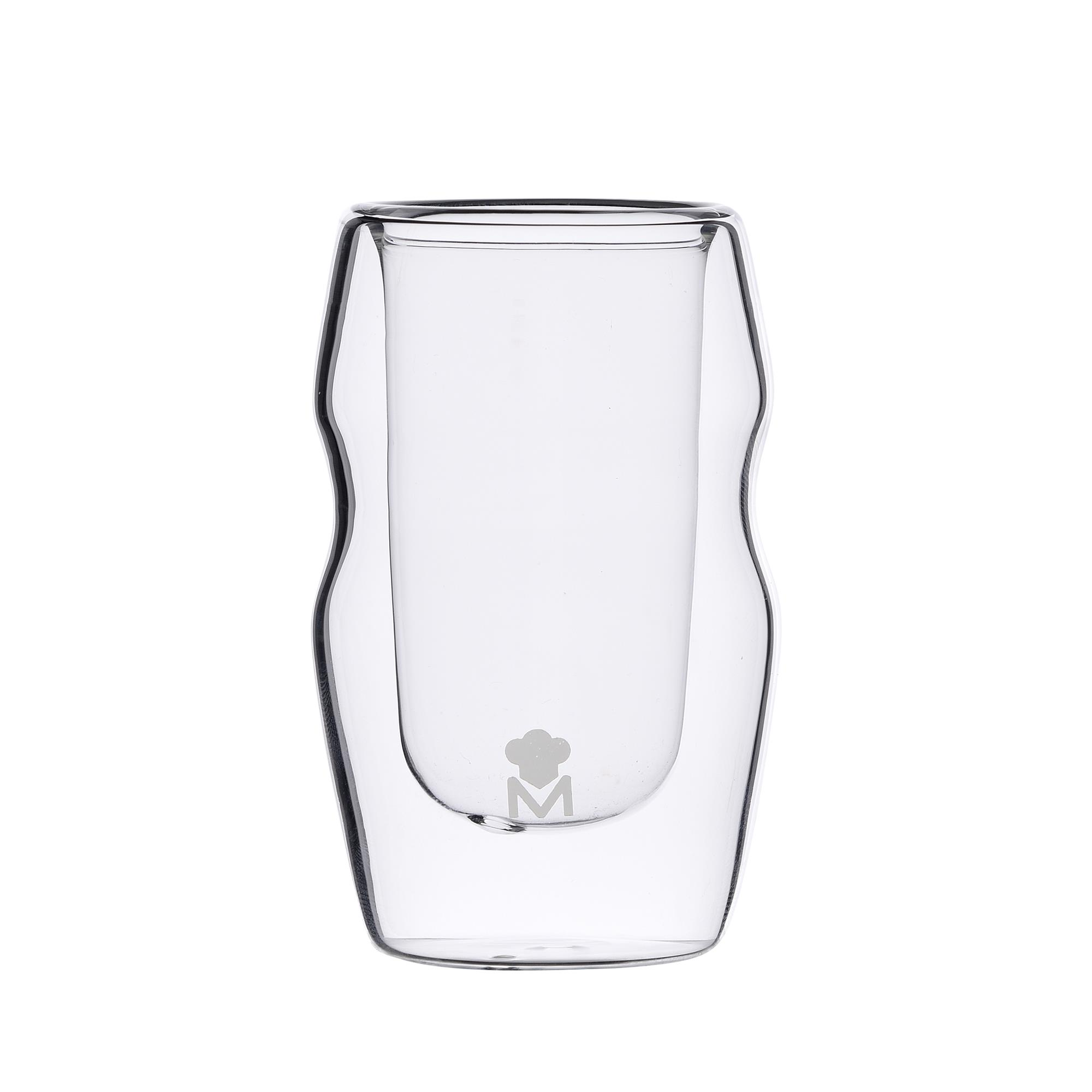 Vaso de doble pared con lados curvos y un logo de M.