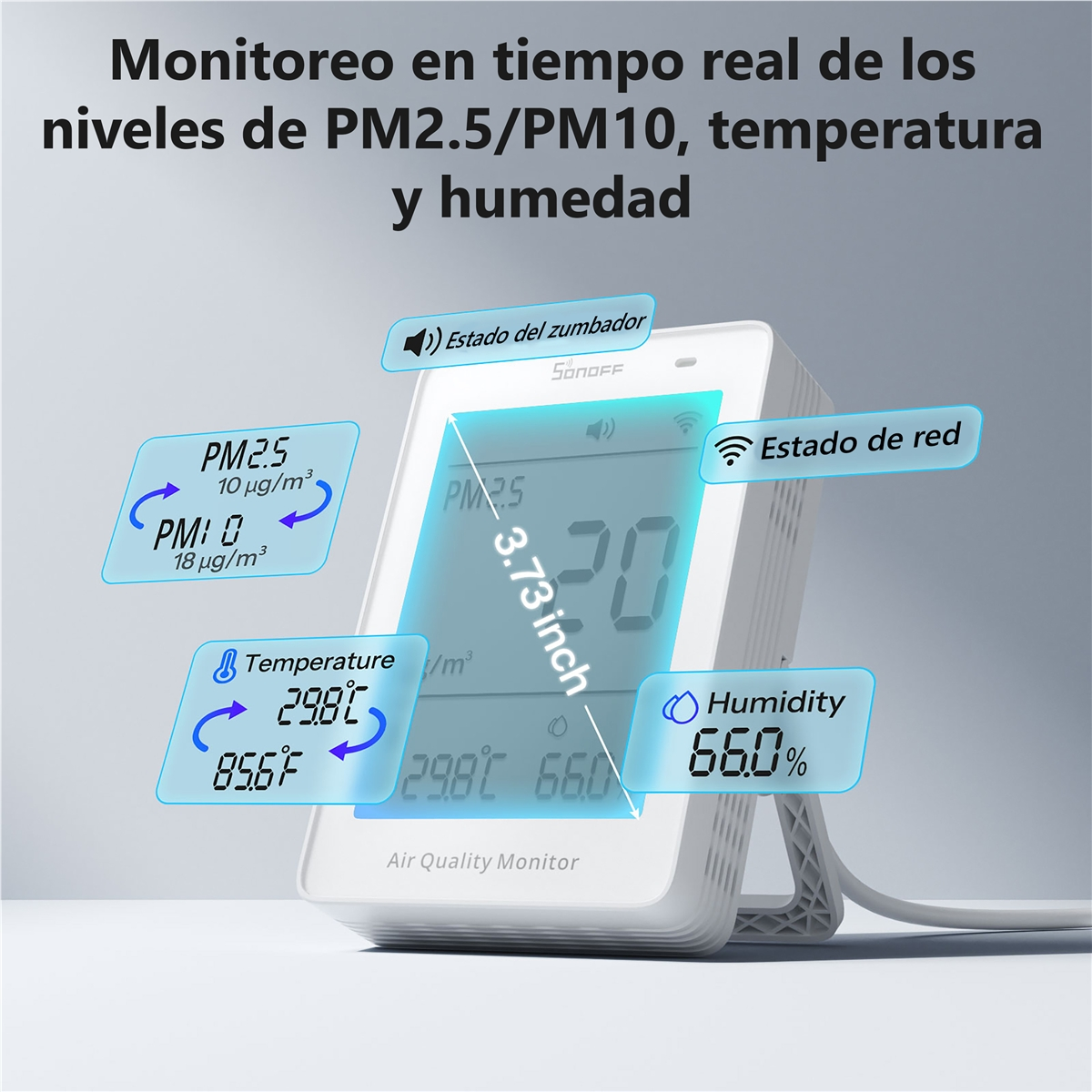 Un monitor de aire blanco muestra niveles de PM2.5, PM10, temperatura y humedad.