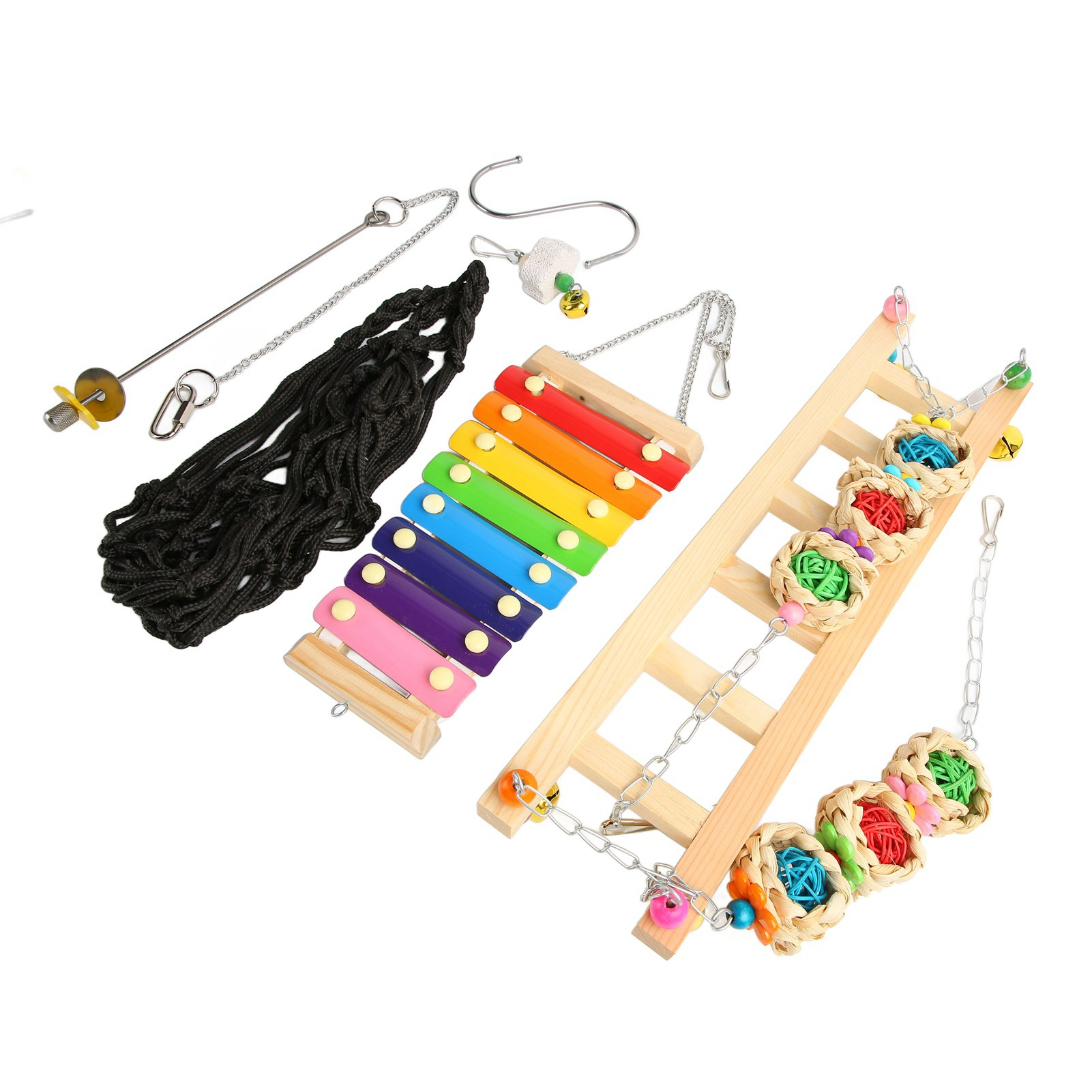 Bunt gefärbte Vogelspielzeuge: Glockenspiel, Leiter mit Körben, Kette und Netz.