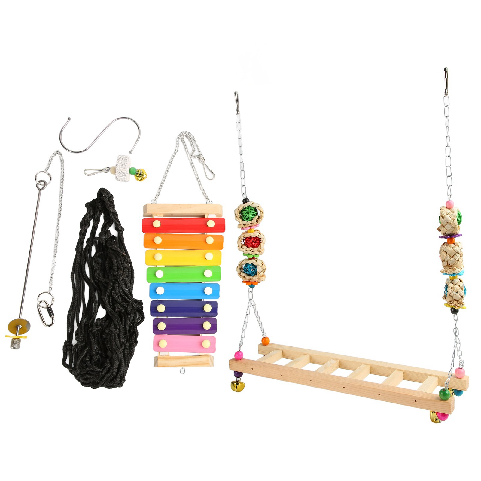 Spielzeug für Vögel: Glockenspiel, Leiter, Seil und Hängespielzeug.