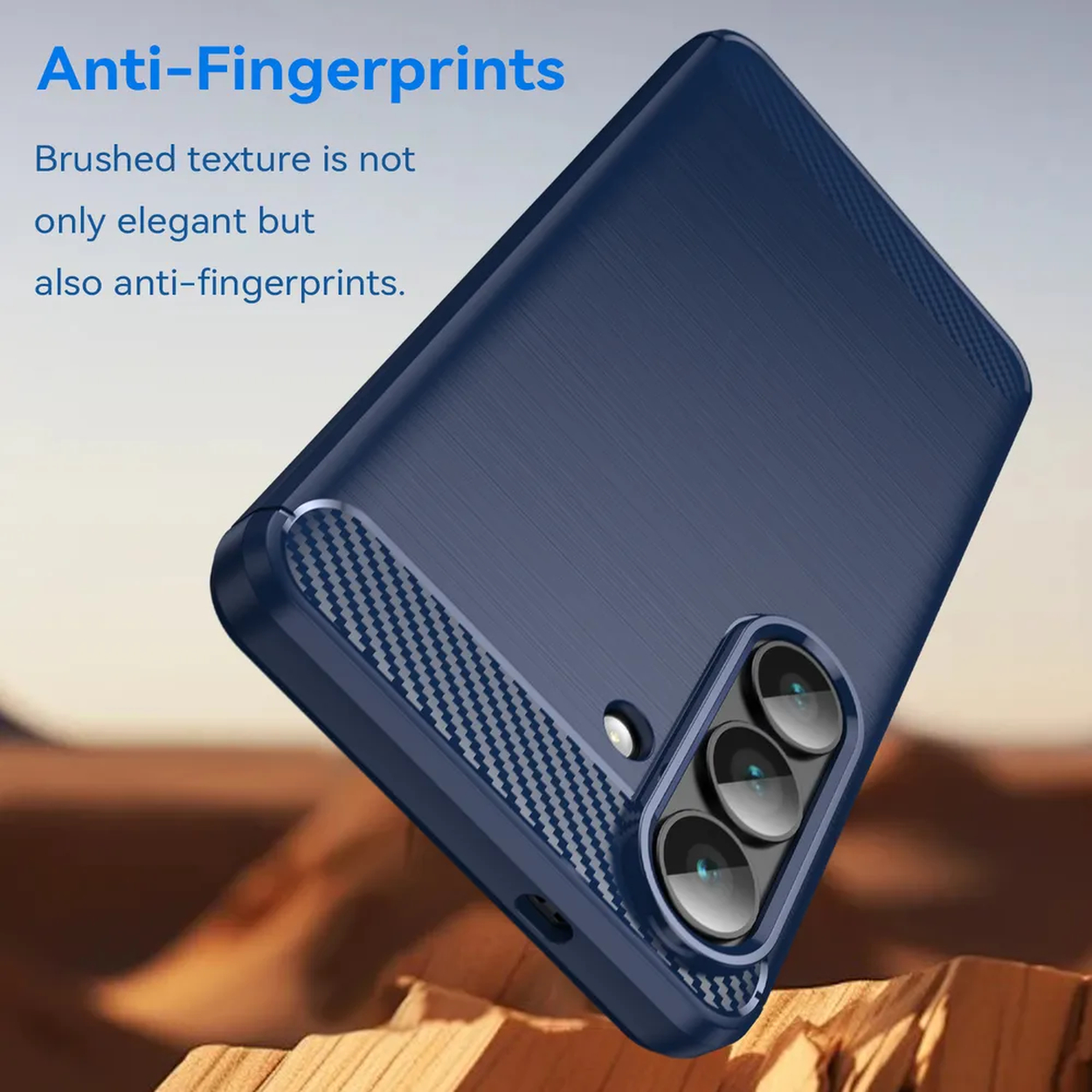 Donkerblauwe telefoonhoes met geborstelde textuur en drie camera's.